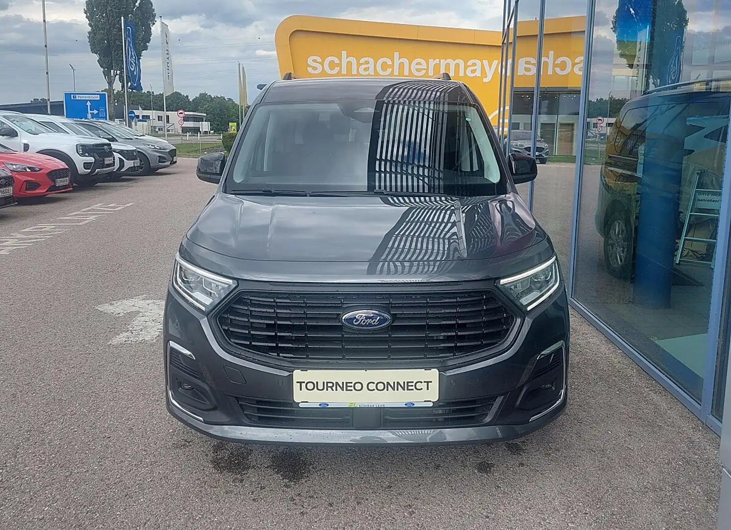 Ford Tourneo Connect LWB TIT 2.0L 122PS A7 FWD Grau - 2