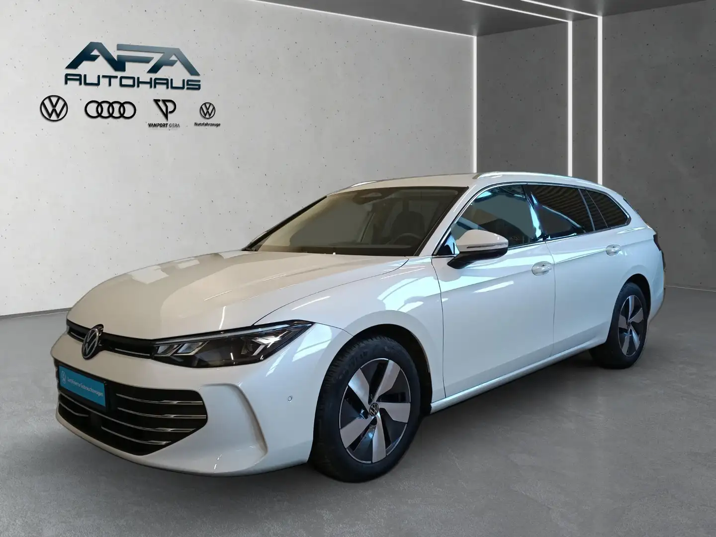 Volkswagen Passat Var. 2.0 TDI Business DSG AHK*LED*NAV*ACC Wit - 2