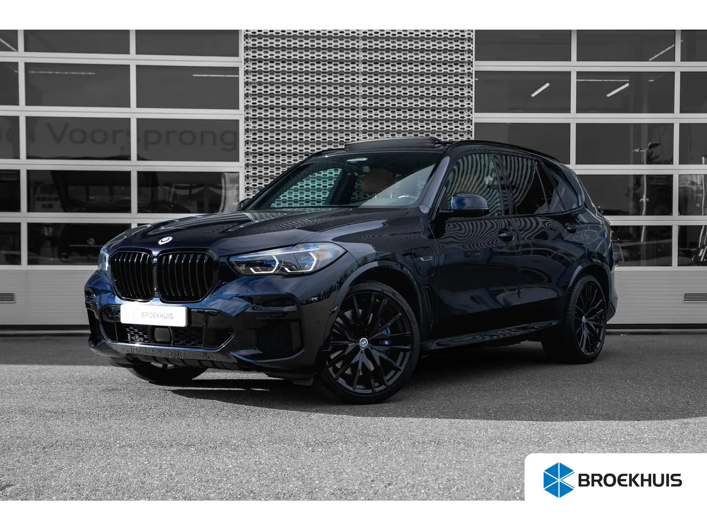 BMW X5 xDrive45e 394pk High Executive | M-Sport | Panoram Zwart - 1
