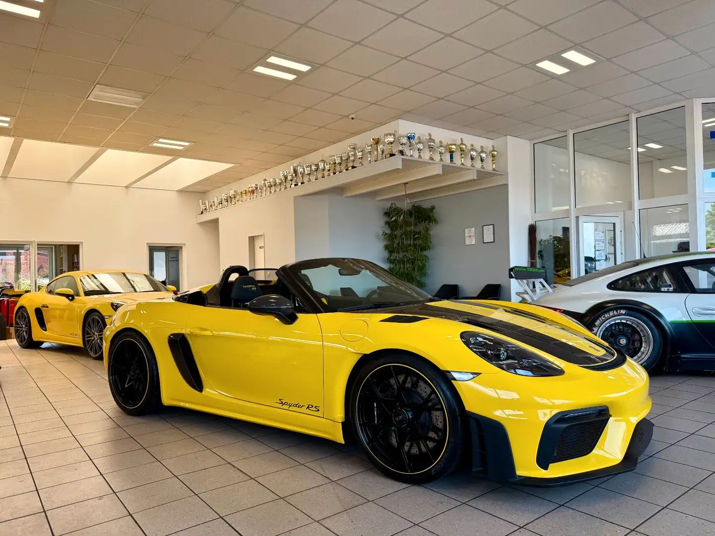 Porsche Boxster 718 Boxster Spyder RS WEISSACH/Lift/Carbon/BOSE Jaune - 1