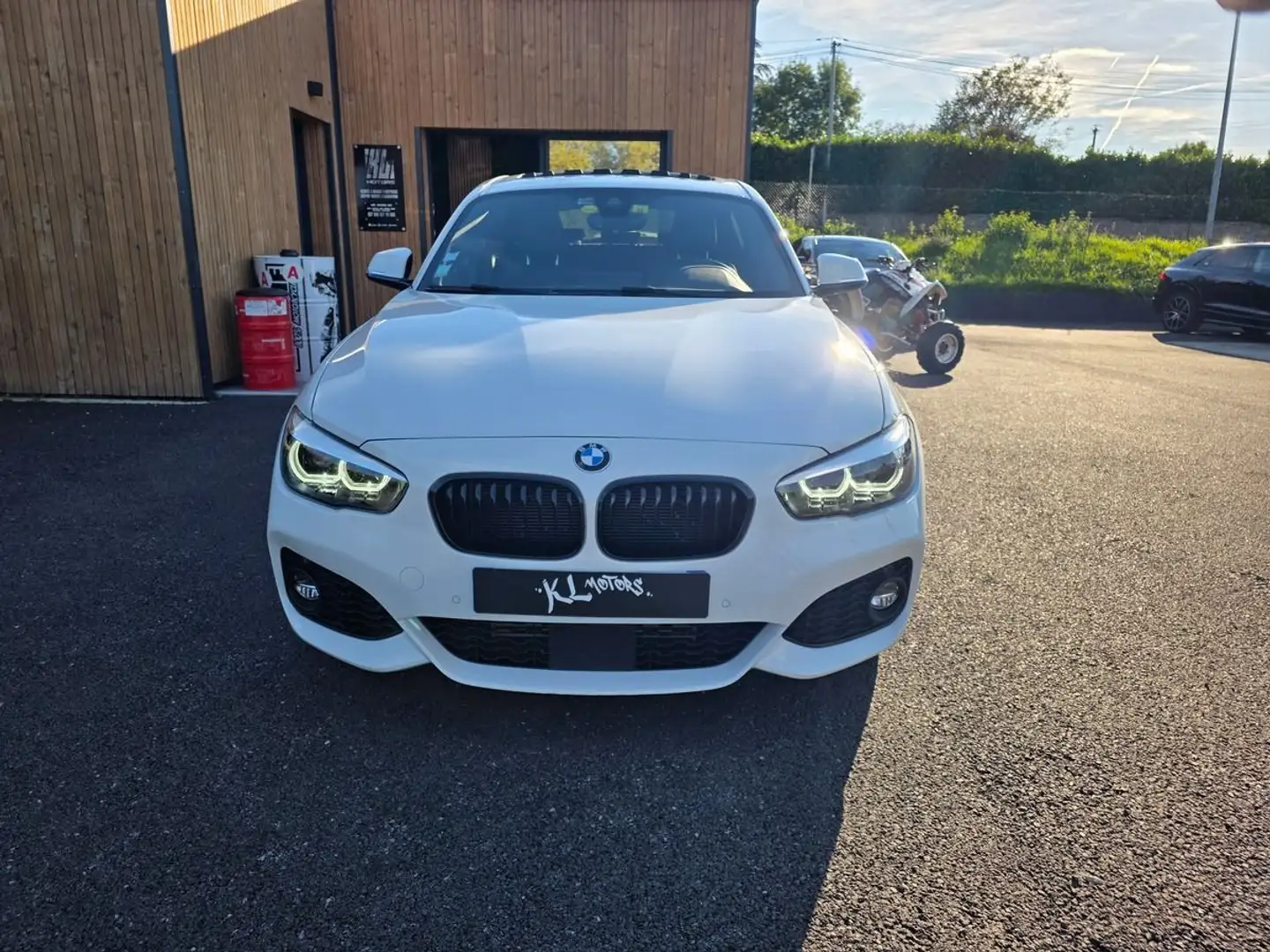 BMW 120 120D PACK M 190CH F20 / TOIT OUVRANT / XDRIVE / BVA8 Blanc - 2