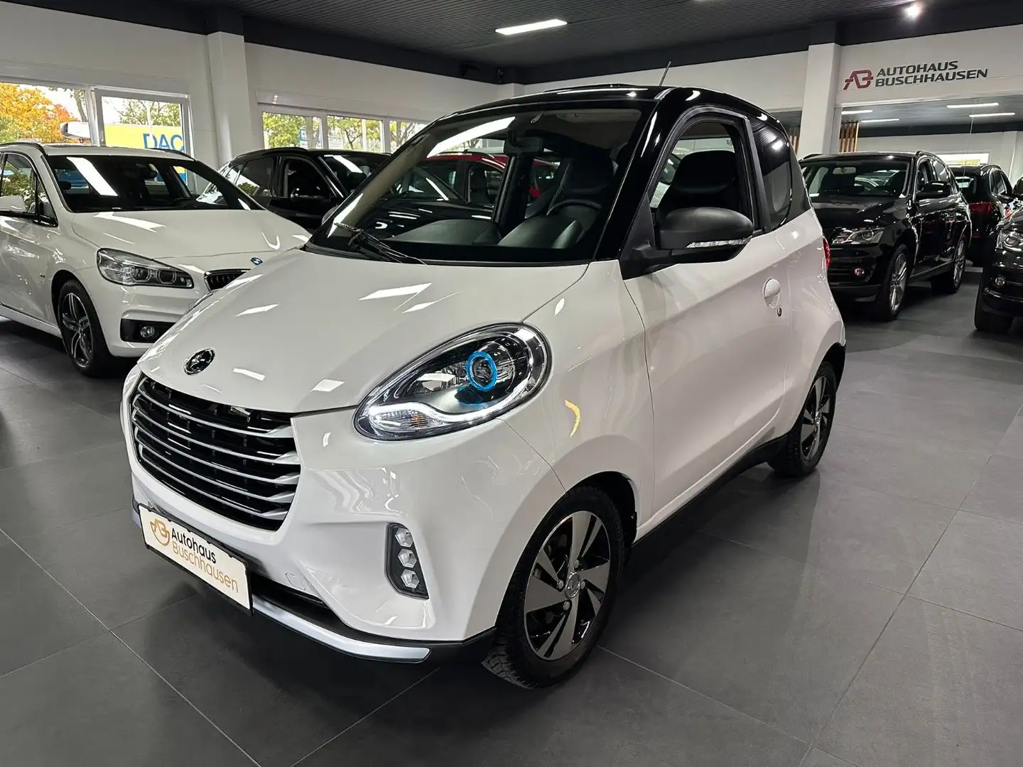 Elaris Pio*225Km Reichw*Klima*Kamera*PDC*Navi*4S Weiß - 2