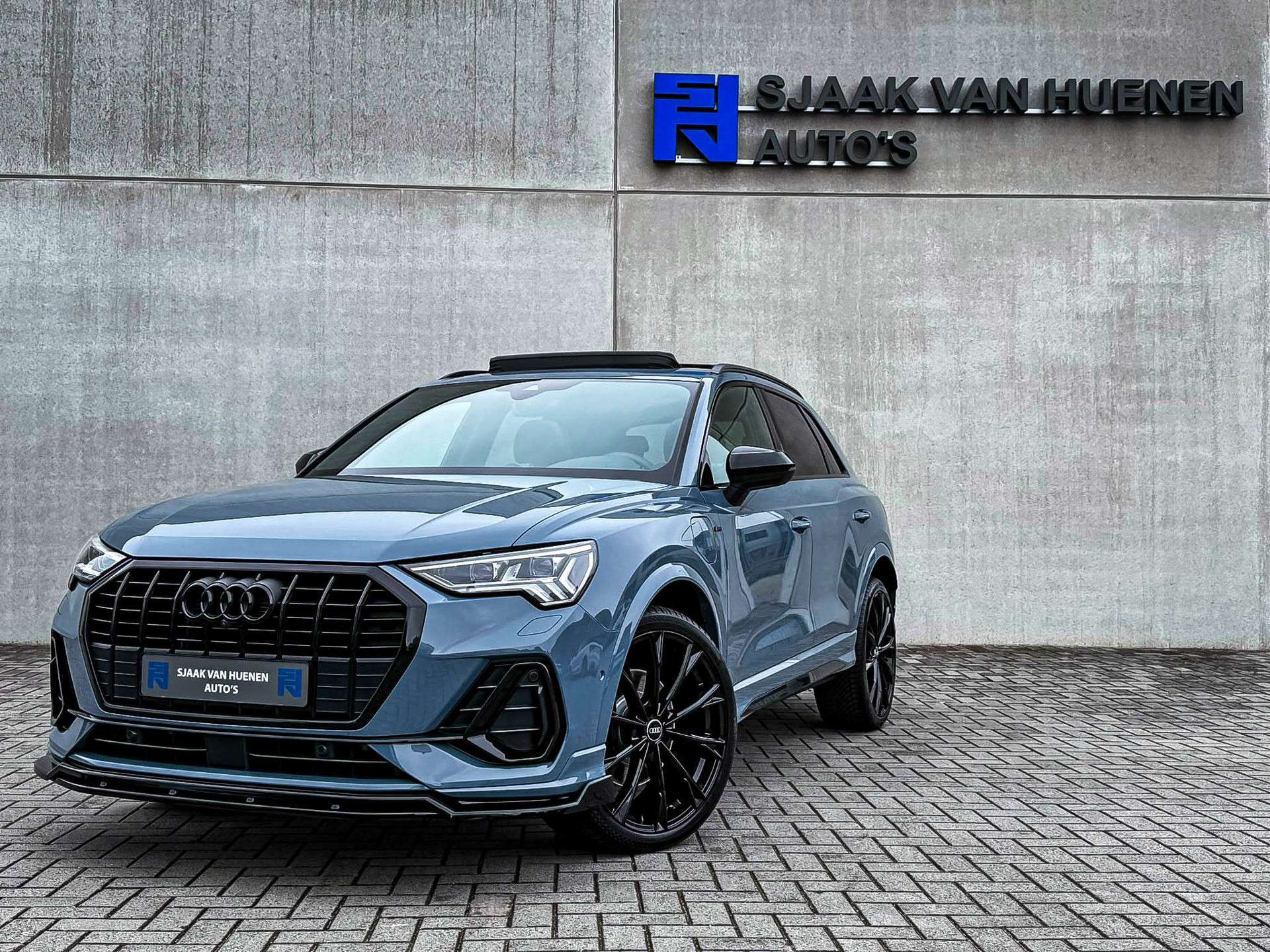 2022 Audi Q3