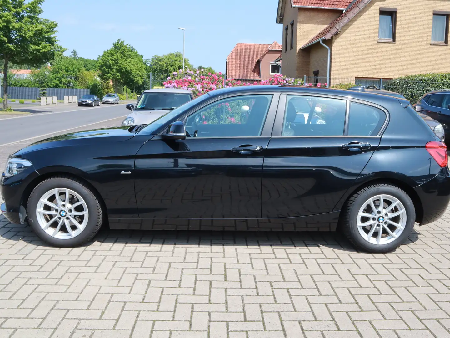 BMW 118 118i Aut.+Sportsitze+Leder+LED+Navi+Service neu Schwarz - 2