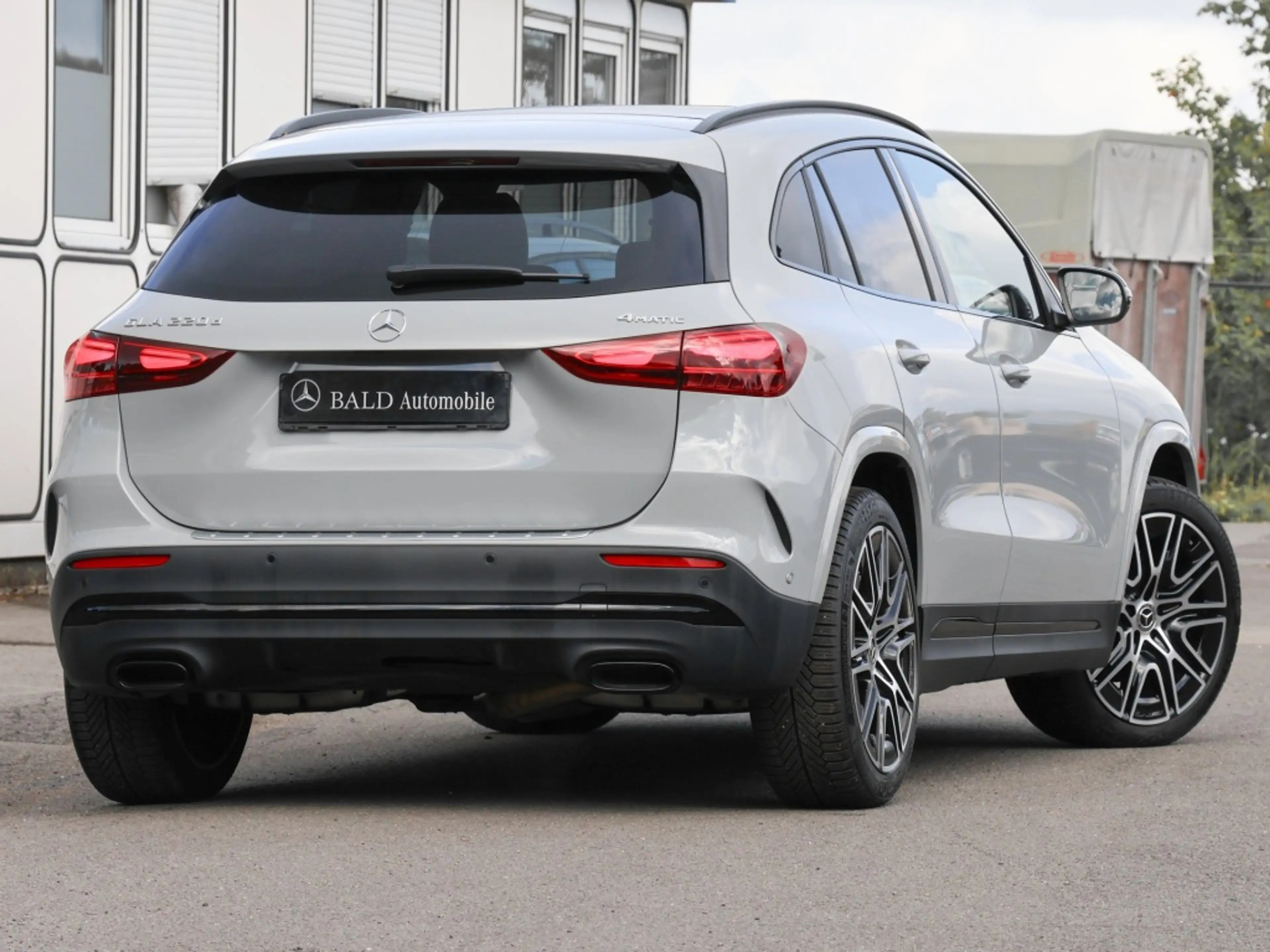 Mercedes-Benz GLA 220 d 4MATIC AMG-Sport+Pano+Distr+MLB+Night — photo 3
