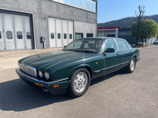 Jaguar XJ