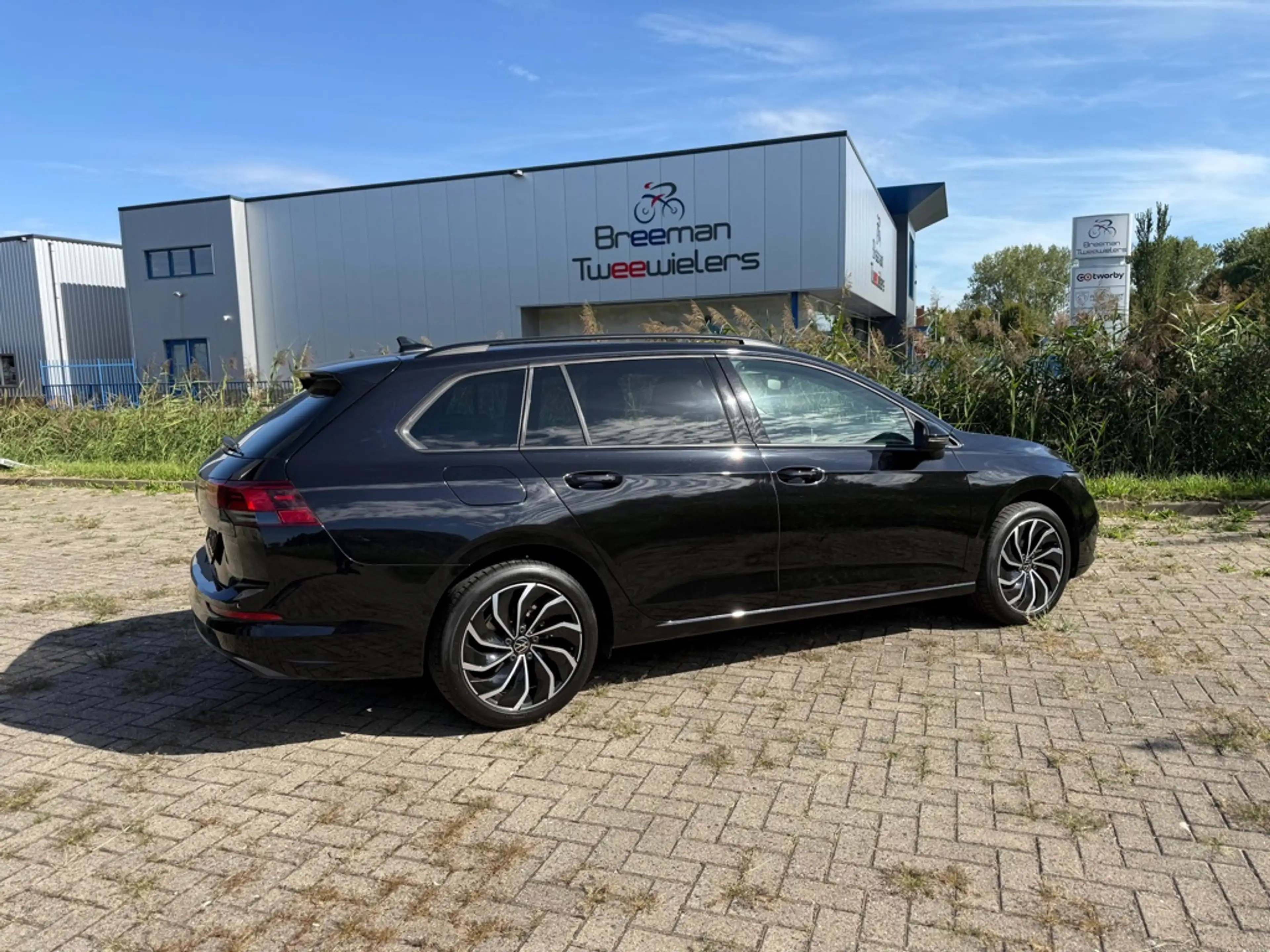 Volkswagen Golf Variant 1.0 eTSI Life Business_Massage_Stoel_NETTE AUTO — photo 2