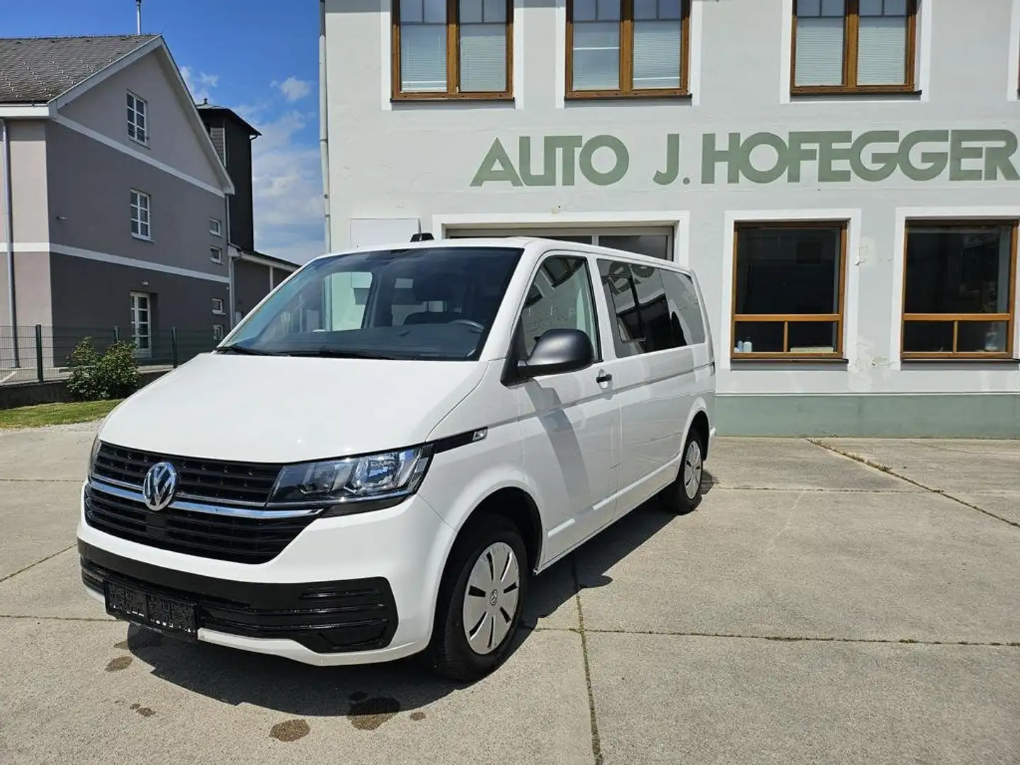 Volkswagen T6 Transporter *** T6.1 - 5 Sitzer - Navi - Klima - PDC - KR *** Weiß - 1