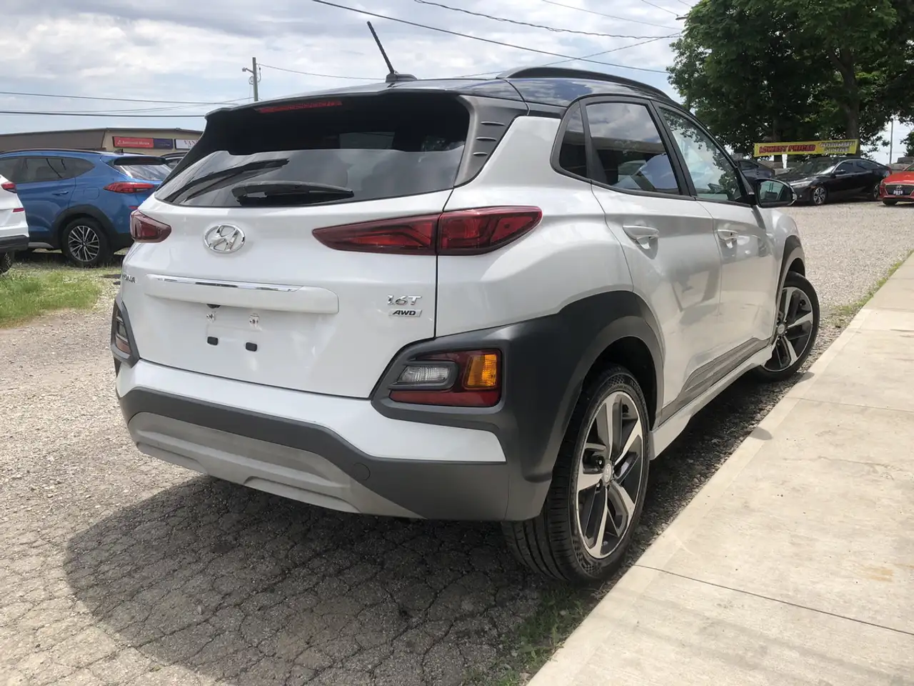 Hyundai KONA снимка Hyundai KONA