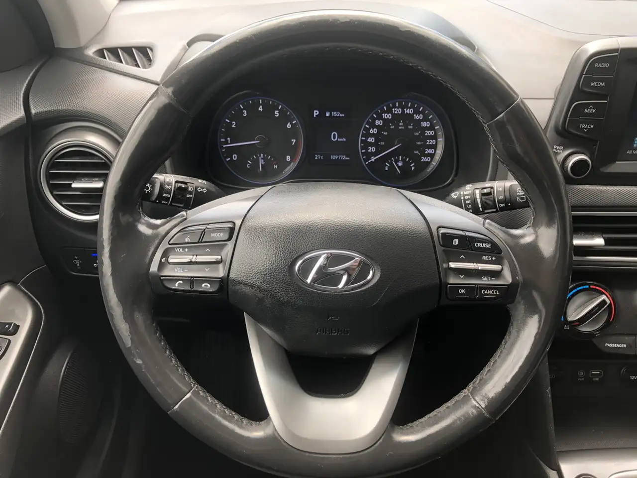 Hyundai KONA снимка Hyundai KONA