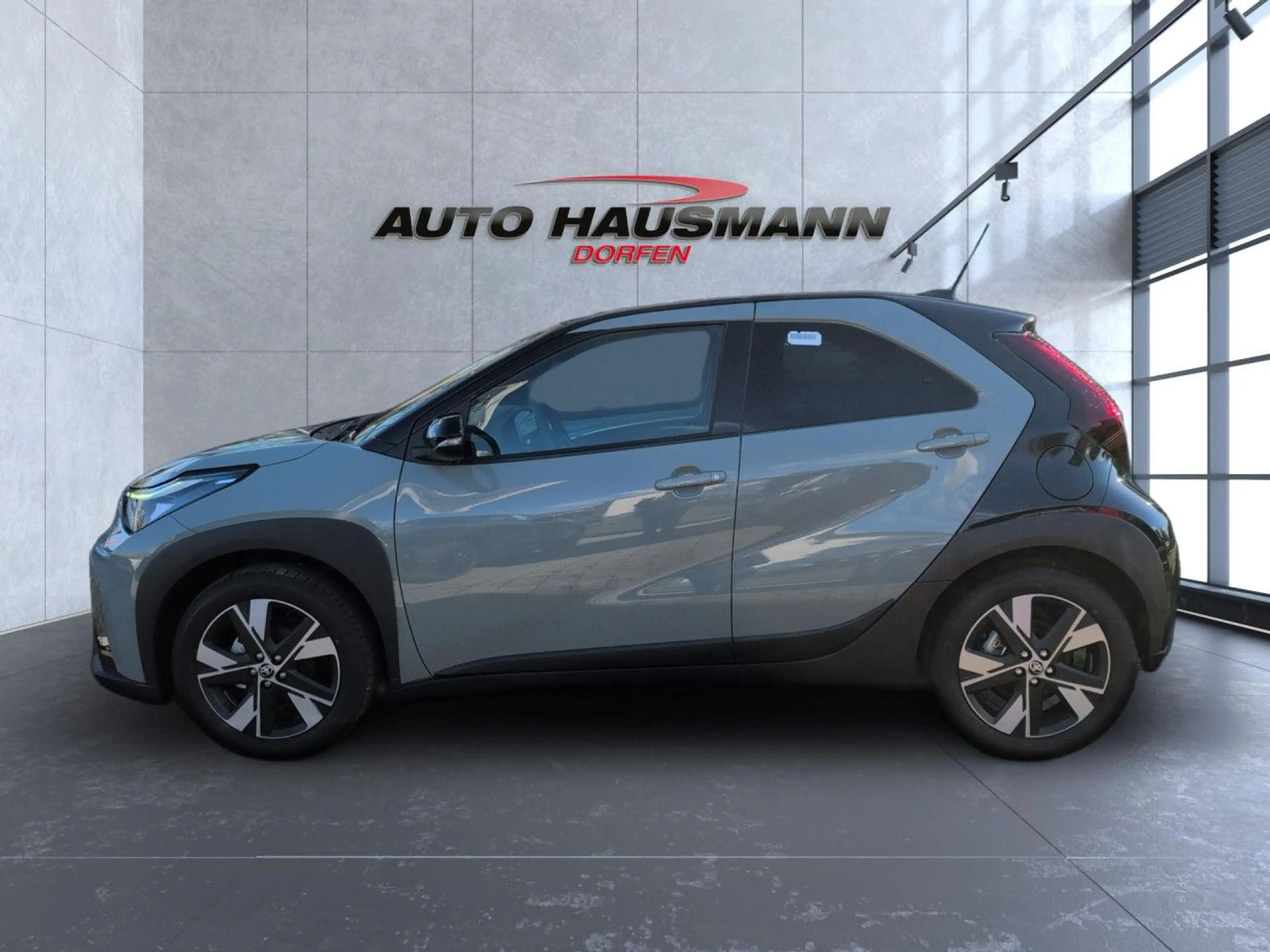 Toyota Aygo X Hybrid Teamplayer LED Klima Einparkhilfe — photo 9