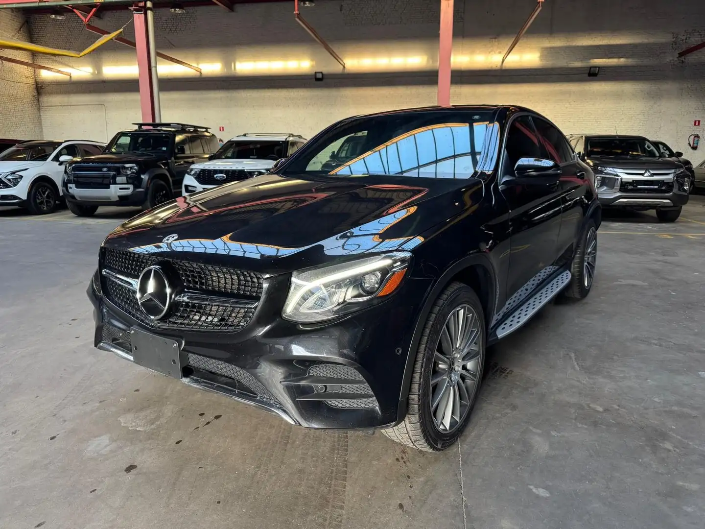 Mercedes-Benz GLC 300 Coupé 4-Matic Noir - 1