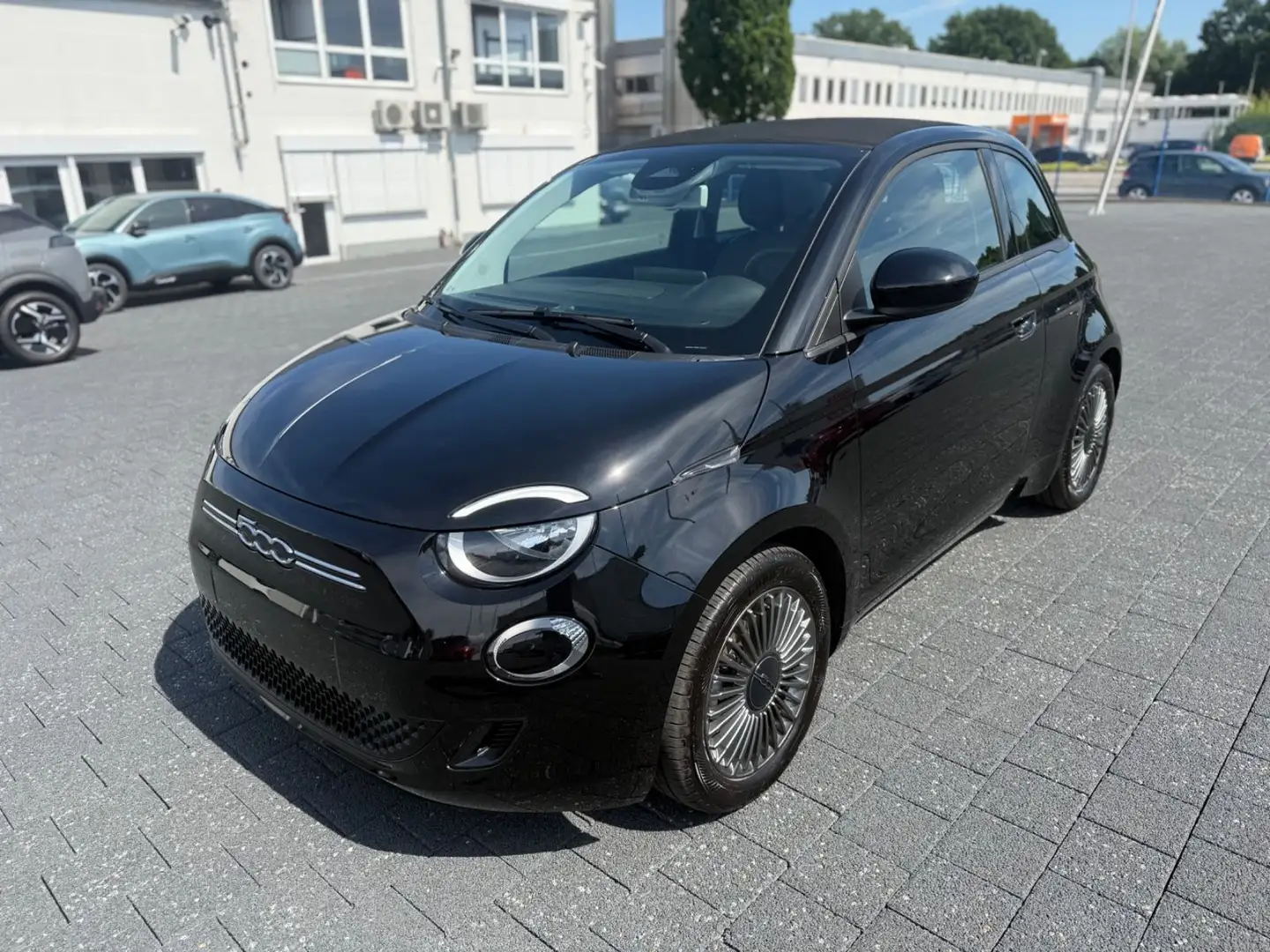 Fiat 500e Icon Cabrio Zwart - 1