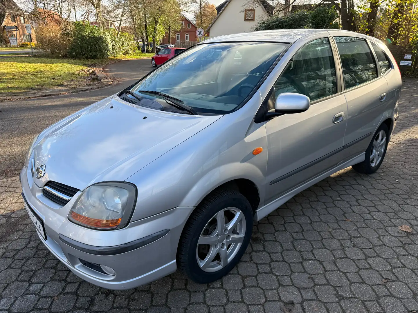 Nissan Almera Tino 2.0 Comfort *nur 75 TKM*1.Hand*Automatik*Klima* Silber - 2