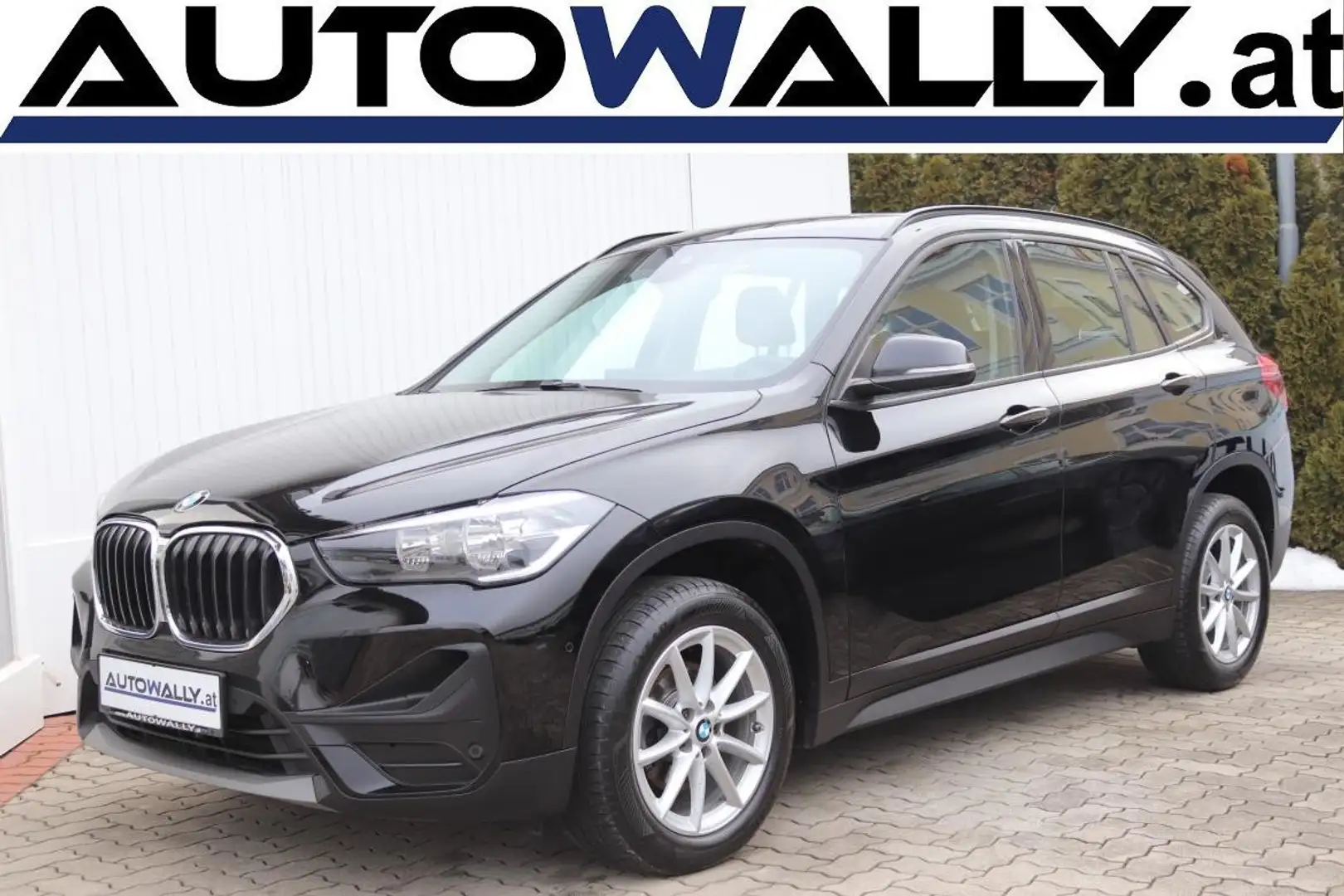 BMW X1 sDrive16d Advantage Aut. Schwarz - 1