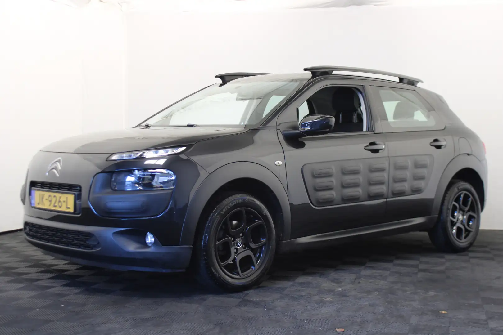 Citroen C4 Cactus 1.2 PureTech Feel Zwart - 1
