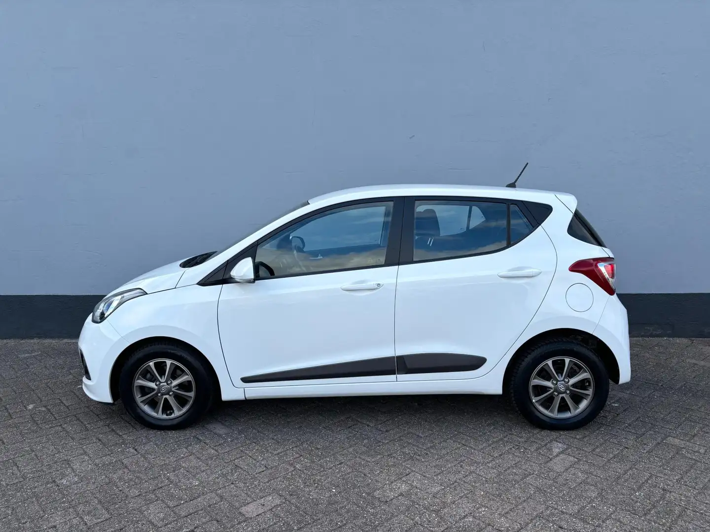 Hyundai i10 1.0i i-Motion Premium 5-Deurs - Climate Control Wit - 2