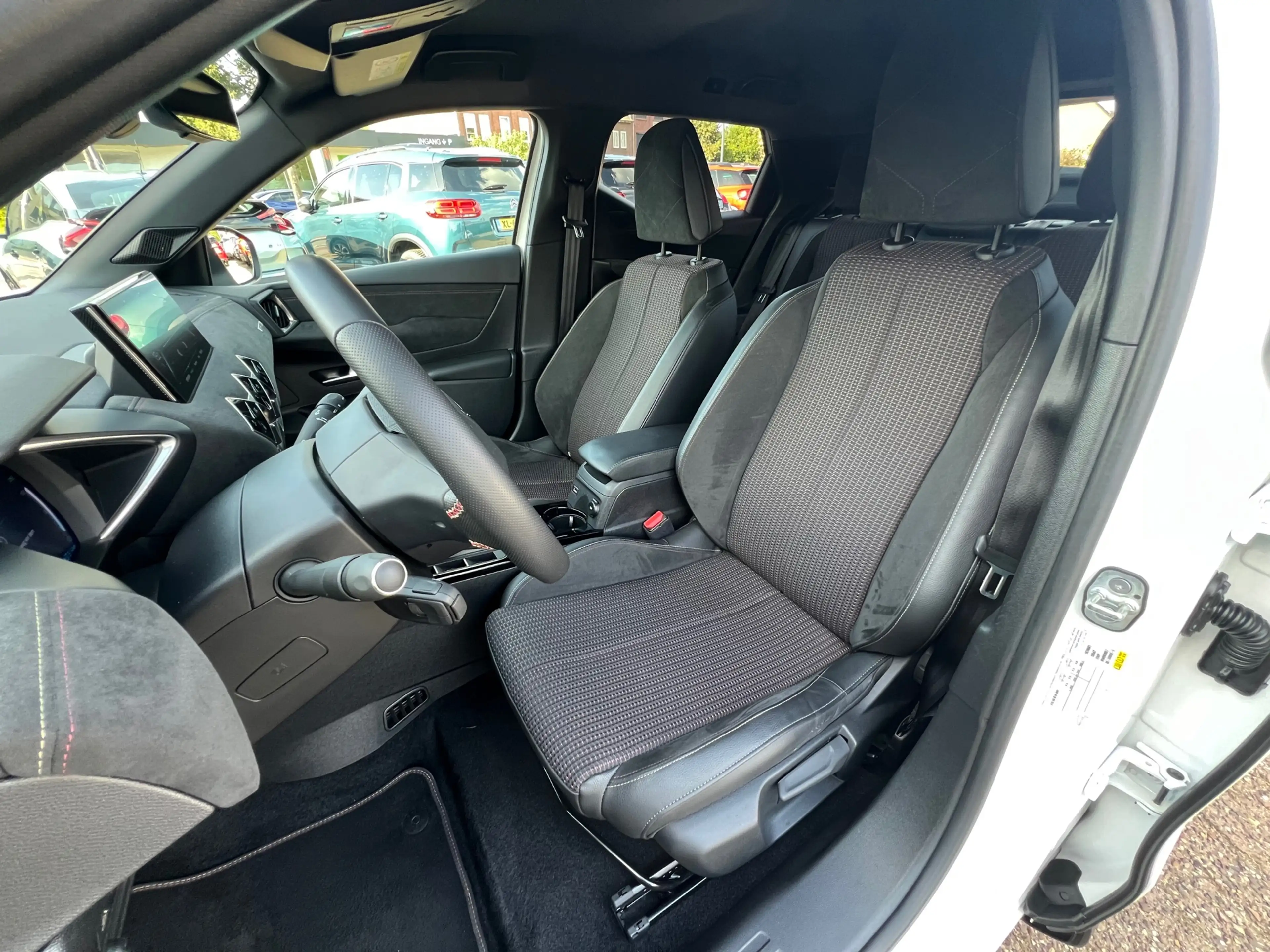 DS Automobiles DS 3 E-Tense Performance Line+ 50kwh Navi-Camera-Keyles — photo 10