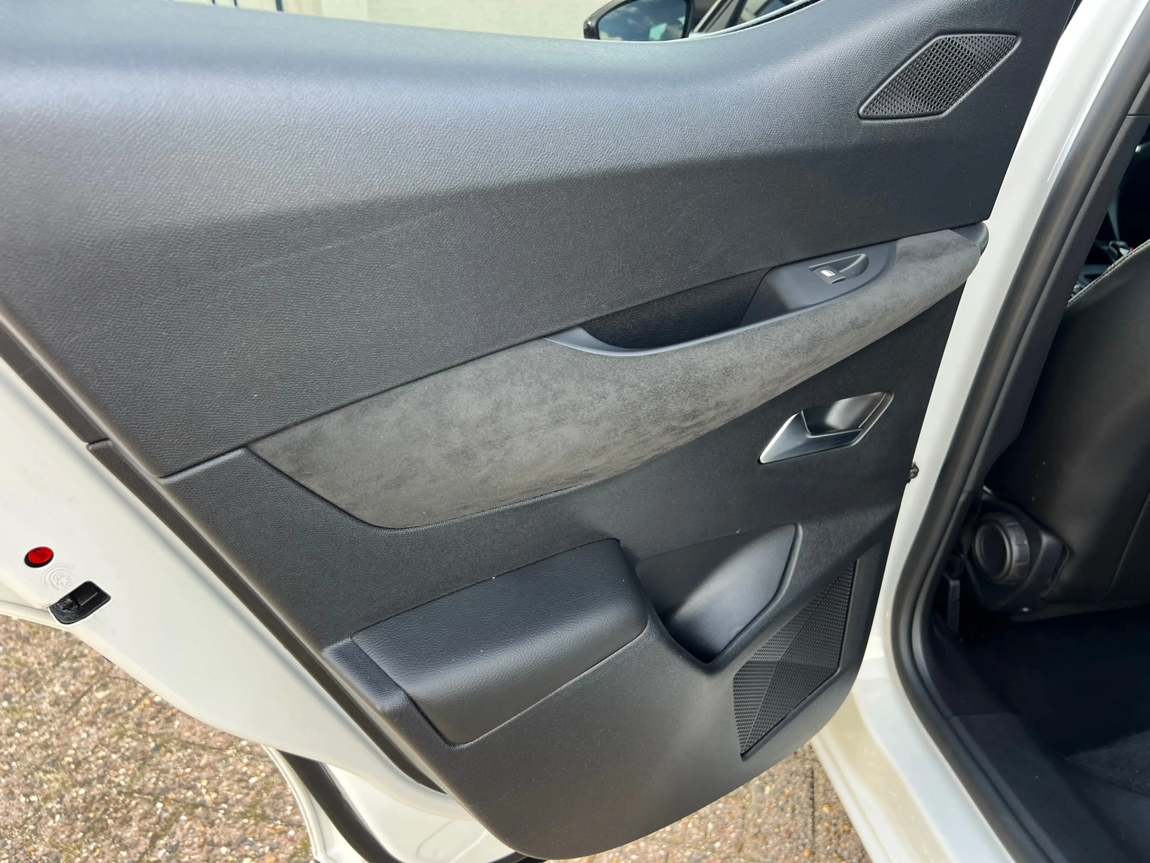 DS Automobiles DS 3 E-Tense Performance Line+ 50kwh Navi-Camera-Keyles — photo 13