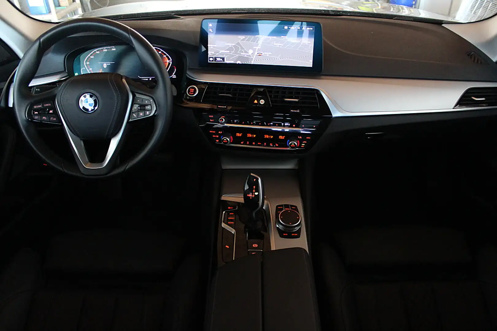 BMW 520 d 48 V Aut. LED HEADUP ACC HARMAN/KARDON Grau - 2
