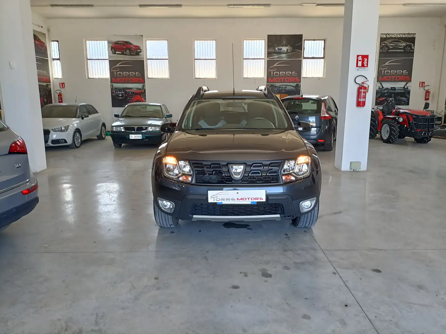 Dacia Duster Duster I 2014 1.6 Laureate Gpl 4x2 s Grigio - 2