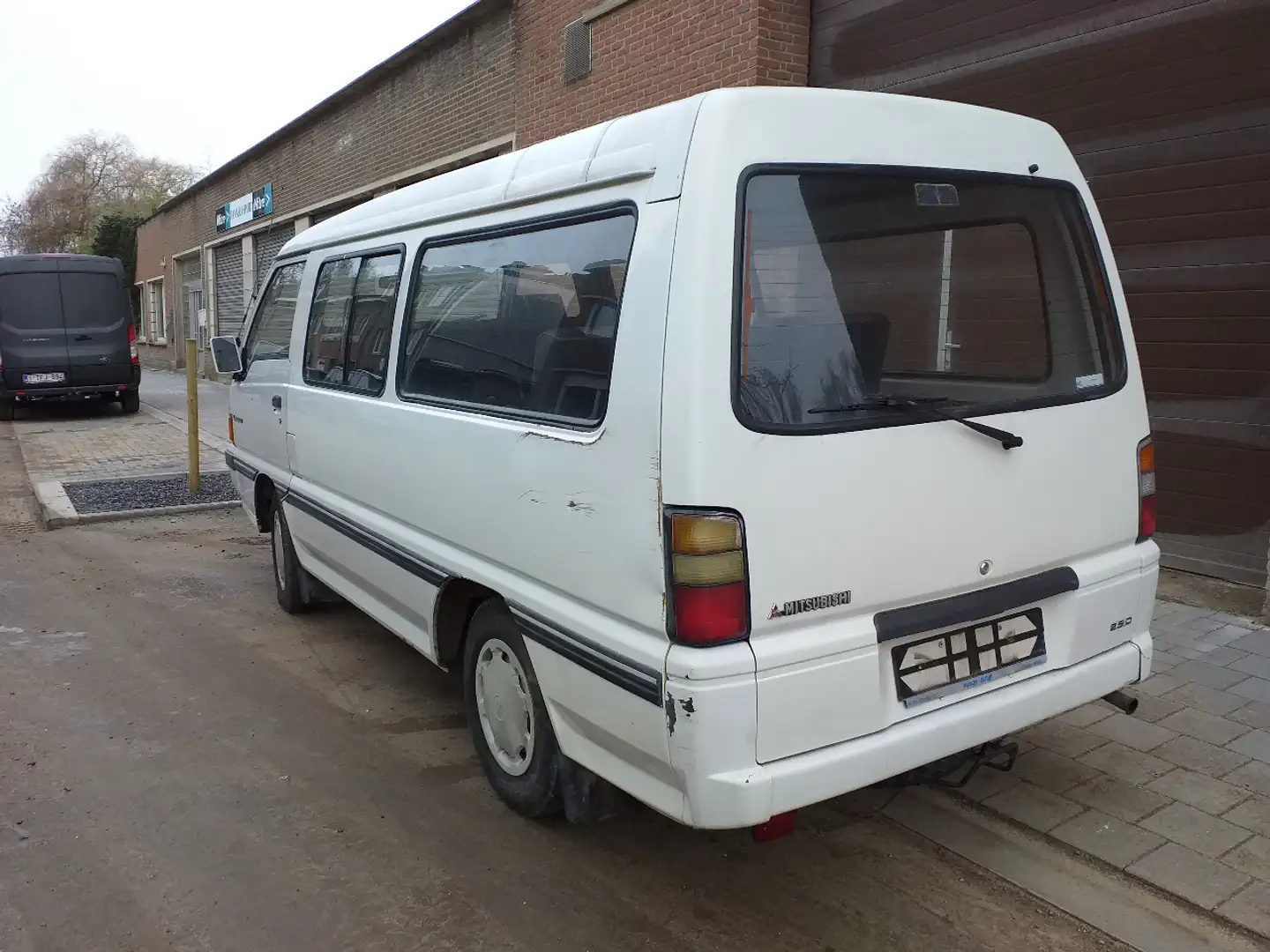 Mitsubishi L300 long chassis  - Blanc - 2