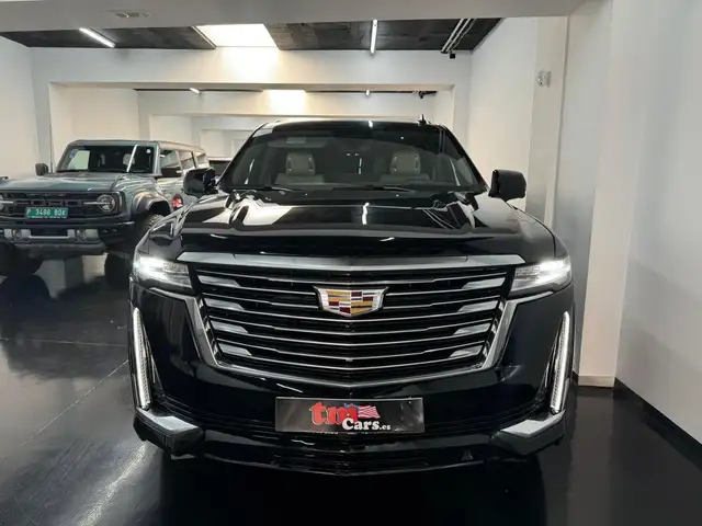 Cadillac Escalade V8 Premium Luxury