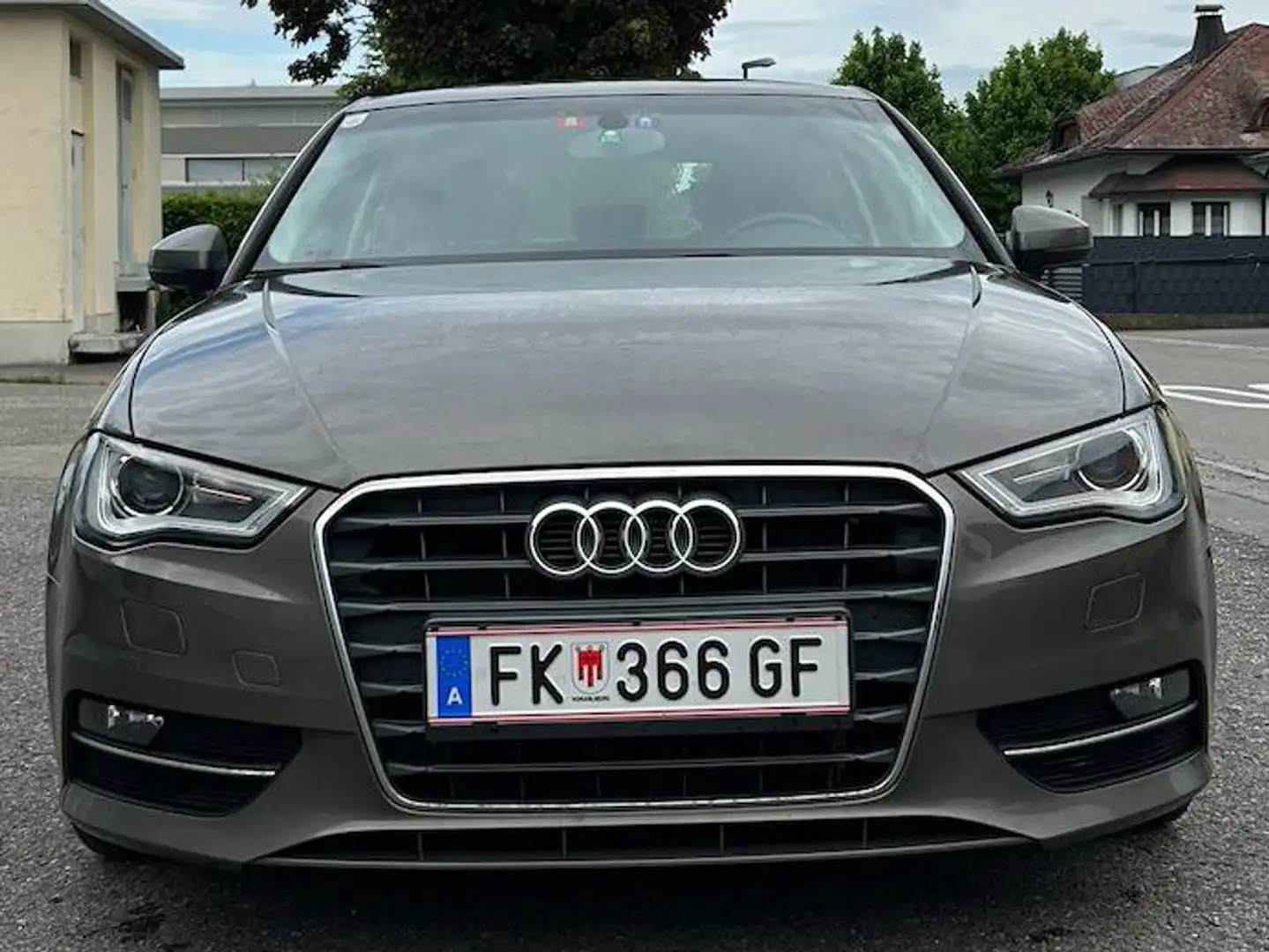 Audi A3 A3 Ambition 2,0 TDI DPF Ambition Grau - 2