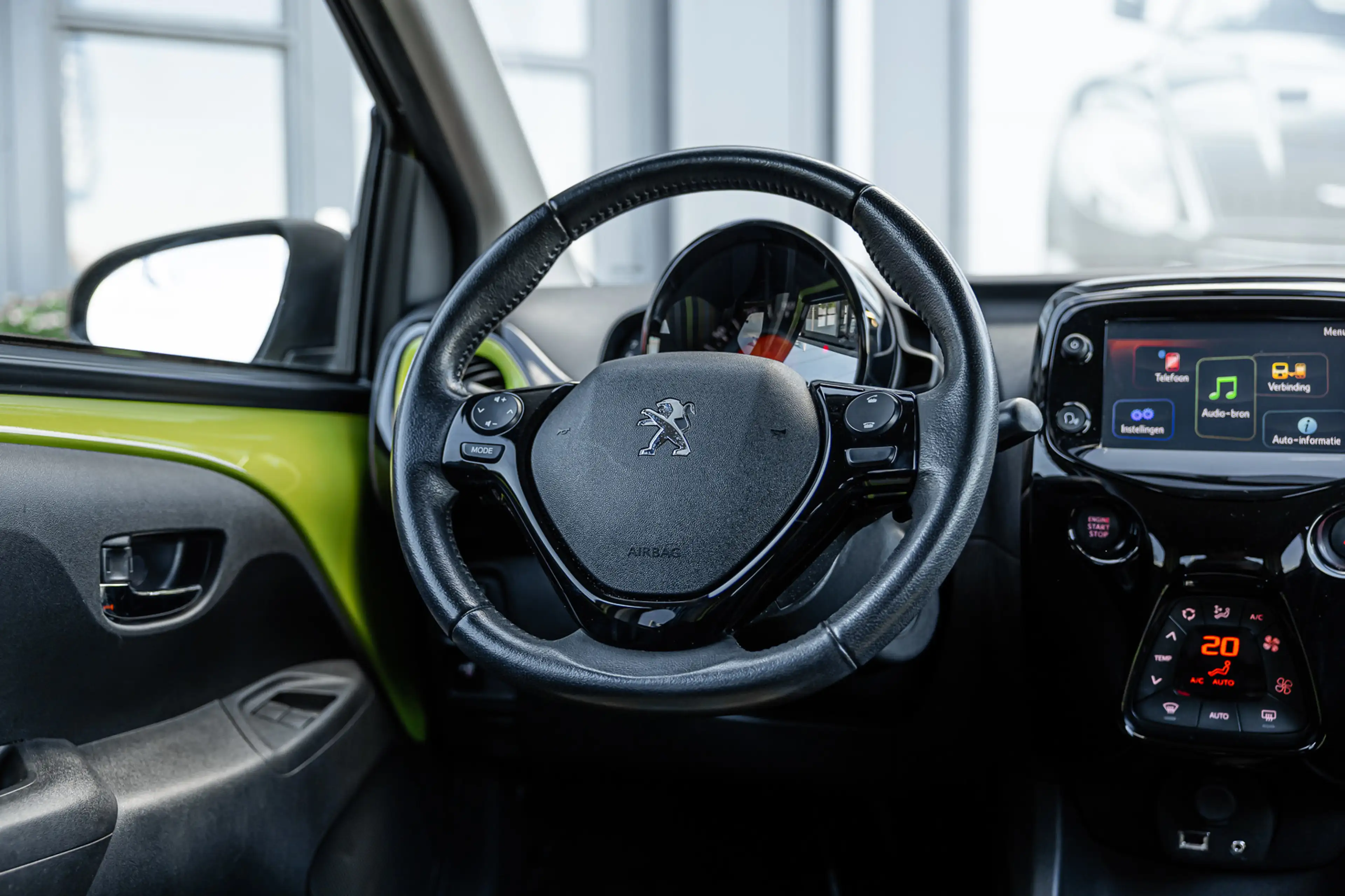 Peugeot 108 1.0 e-VTi Allure / Automaat / 50dkm NAP / Camera / — photo 10
