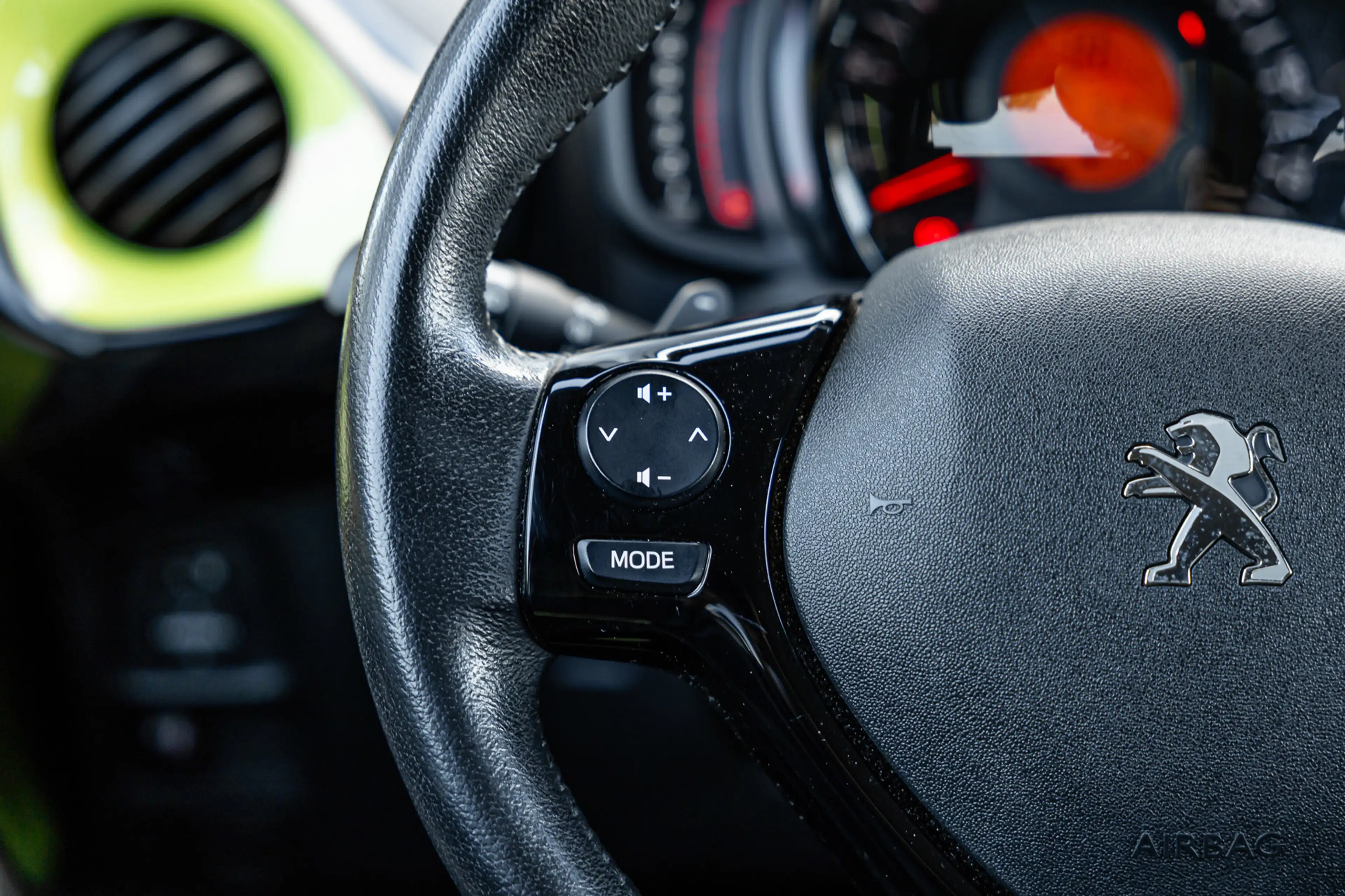 Peugeot 108 1.0 e-VTi Allure / Automaat / 50dkm NAP / Camera / — photo 22