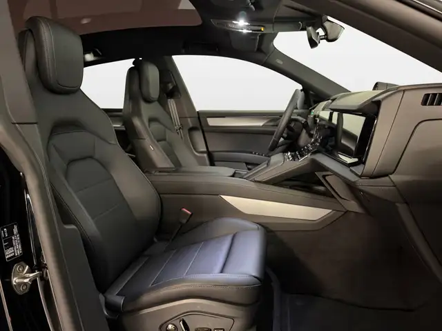 Porsche Cayenne view 13