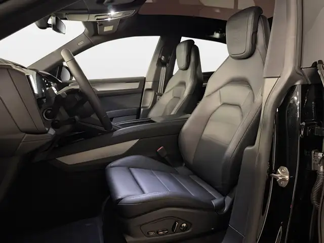 Porsche Cayenne view 14