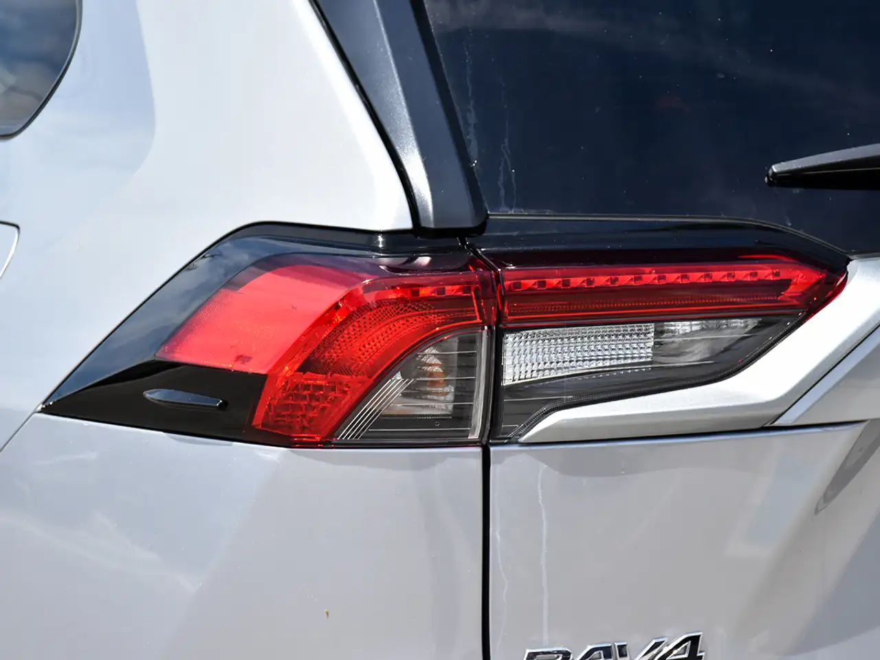 Toyota RAV 4 снимка Toyota RAV 4