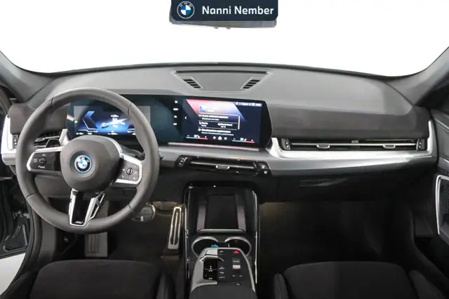 BMW Ix1 view 10