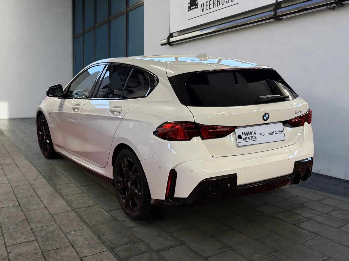 BMW 120 d M Sport ADAPTLED/HUD/MMRY/H&K/PANO/360°/ACC Weiß - 2