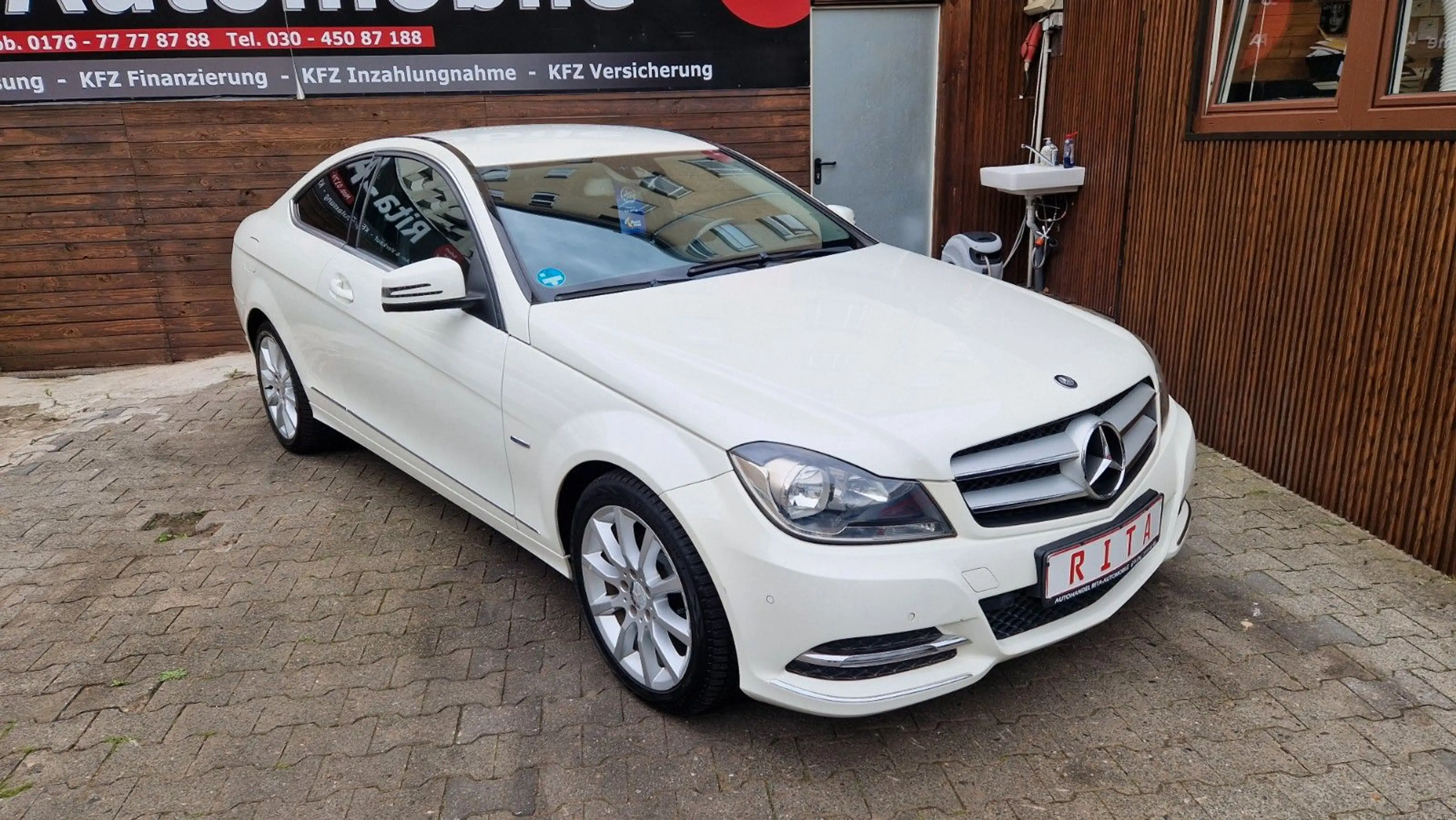 Mercedes-Benz C 180 C -Klasse Coupe C 180 CGI BlueEfficiency