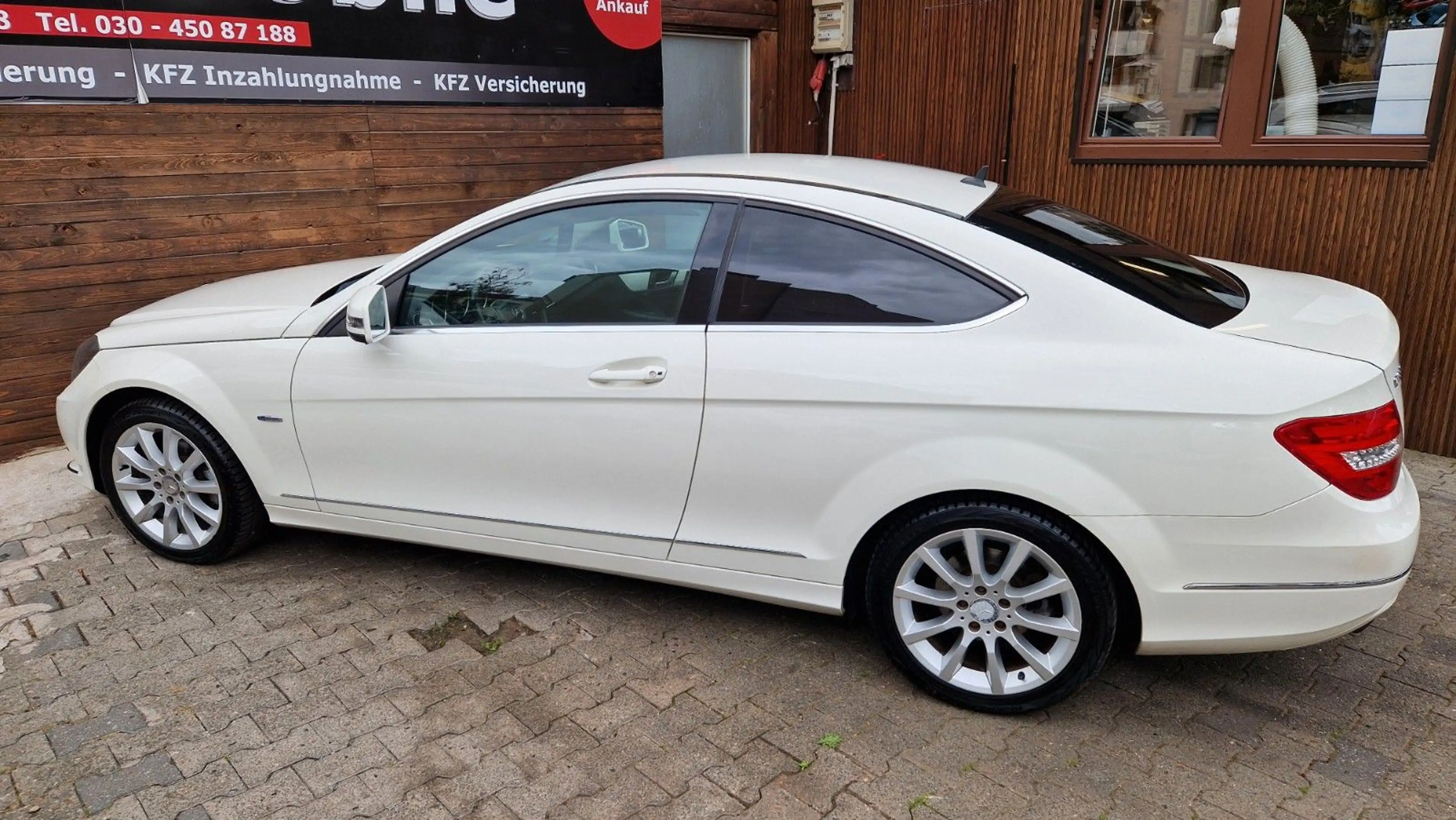Mercedes-Benz C 180 C -Klasse Coupe C 180 CGI BlueEfficiency — photo 4