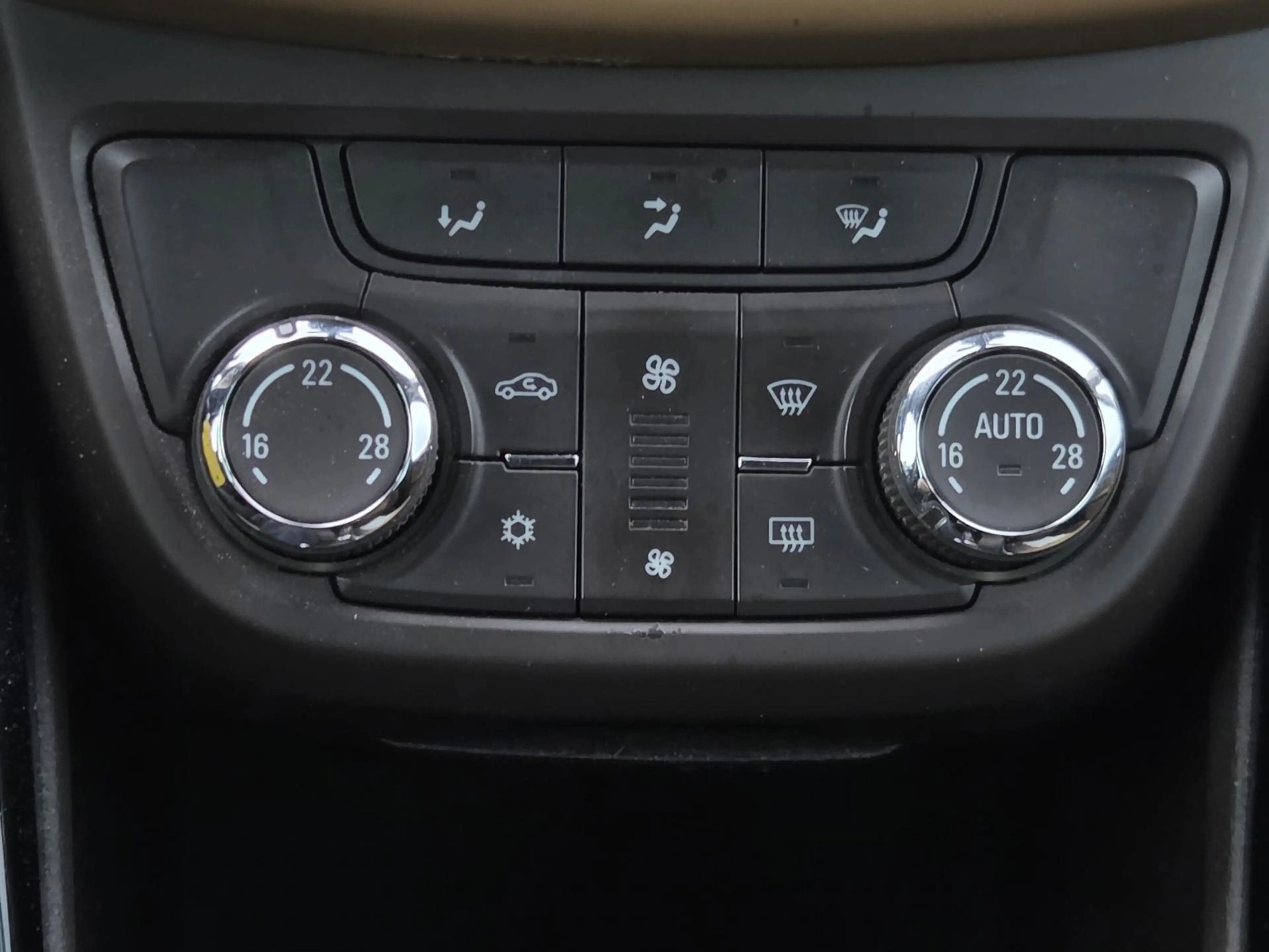 Opel Zafira Tourer 1.4 Cosmo | 1500KG trekgewicht | Park Cam | Climat — photo 16