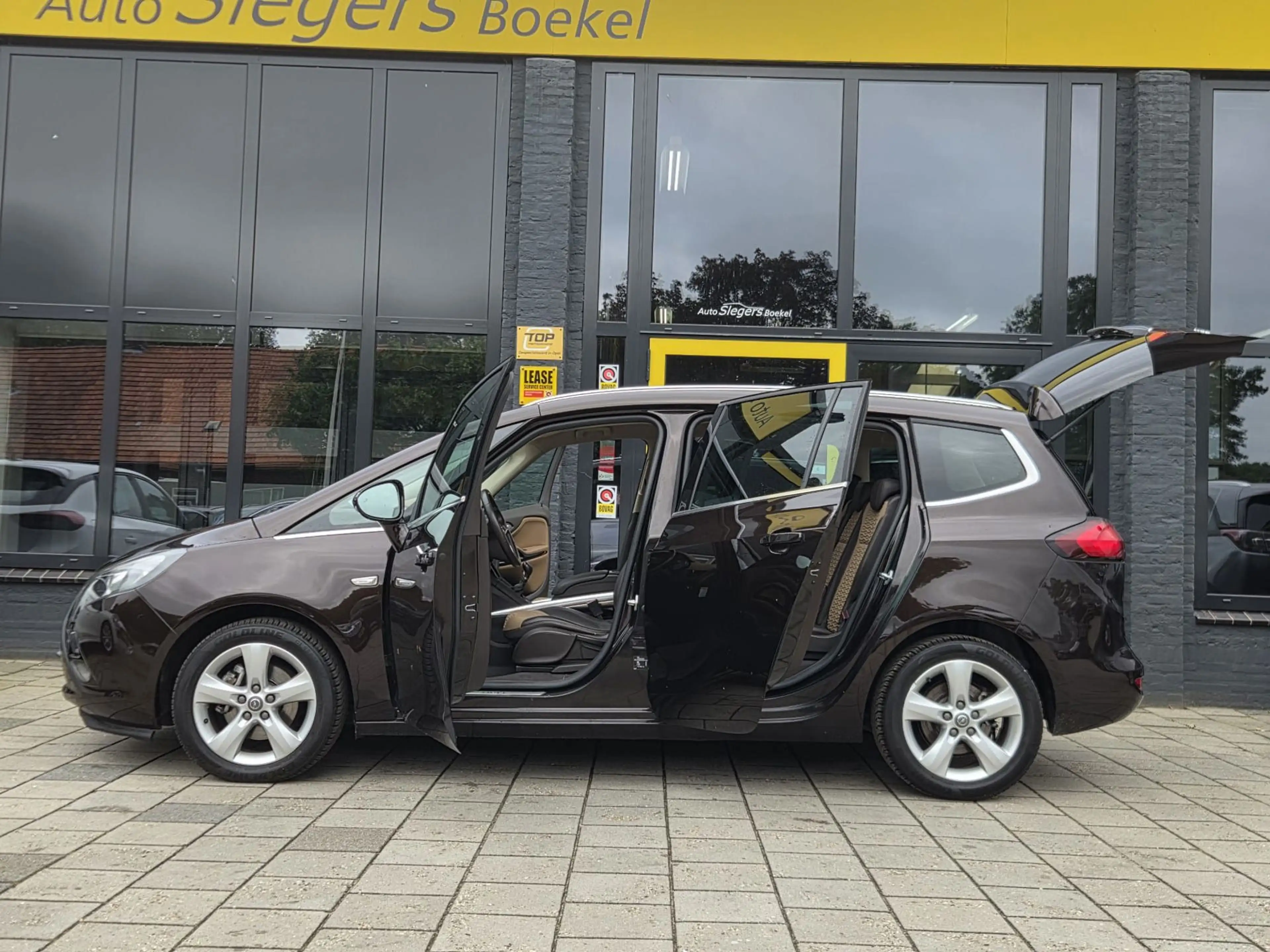 Opel Zafira Tourer 1.4 Cosmo | 1500KG trekgewicht | Park Cam | Climat — photo 4