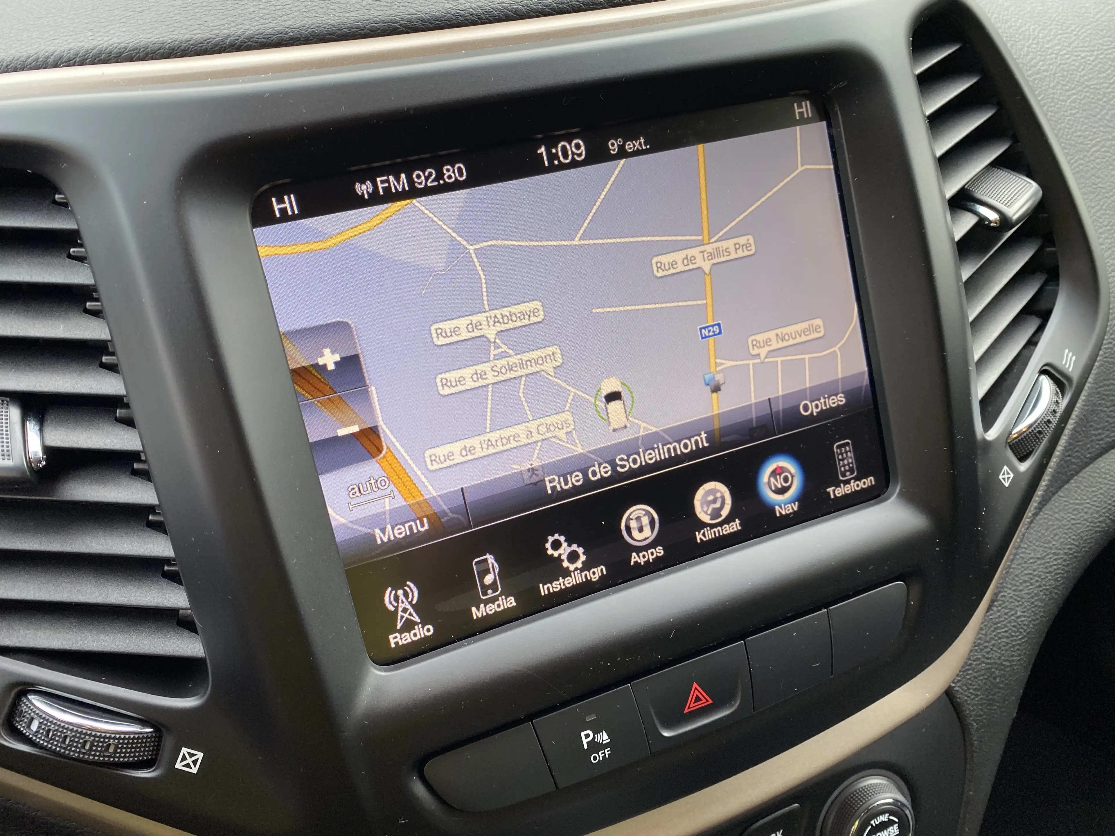 Jeep Cherokee 2.0 MJD 4WD Longitude / NAVI / CARNET / GARANTIE! — photo 13
