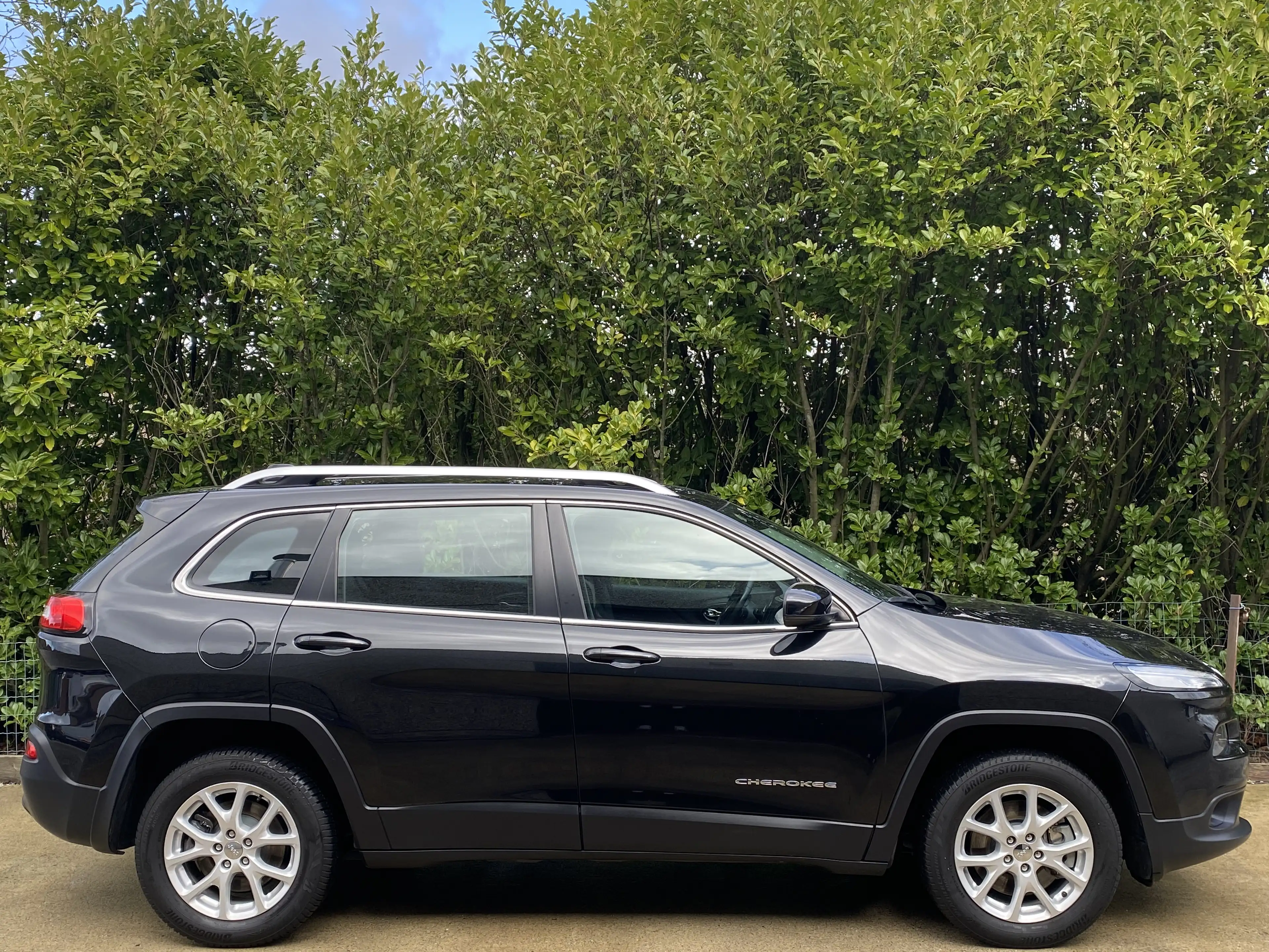 Jeep Cherokee 2.0 MJD 4WD Longitude / NAVI / CARNET / GARANTIE! — photo 5