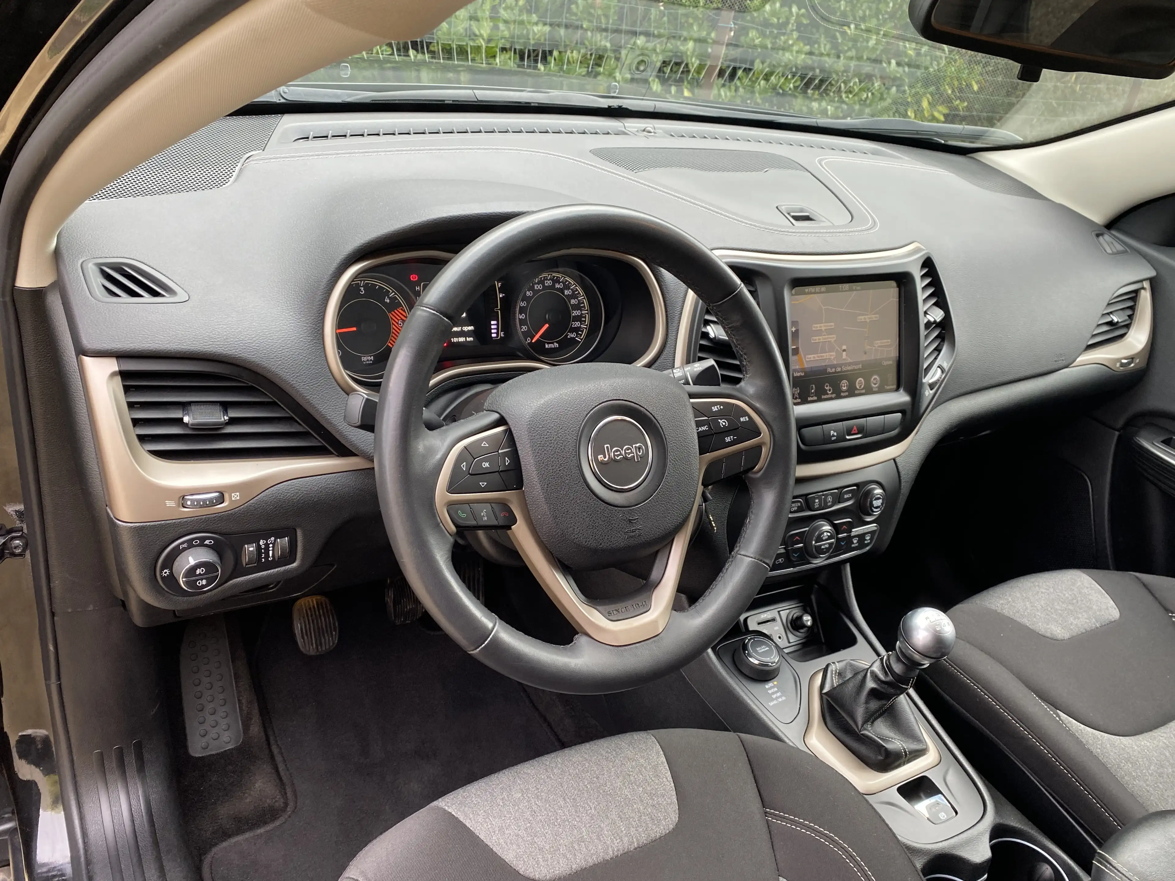 Jeep Cherokee 2.0 MJD 4WD Longitude / NAVI / CARNET / GARANTIE! — photo 9