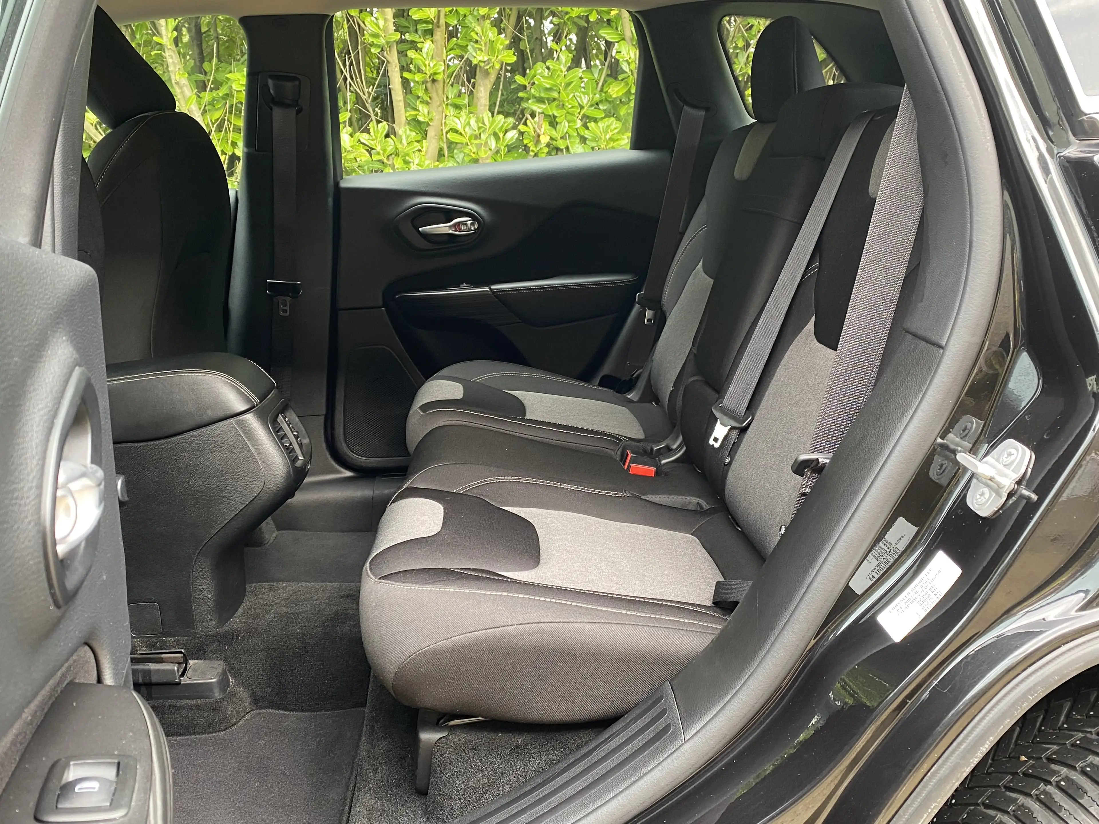 Jeep Cherokee 2.0 MJD 4WD Longitude / NAVI / CARNET / GARANTIE! — photo 8