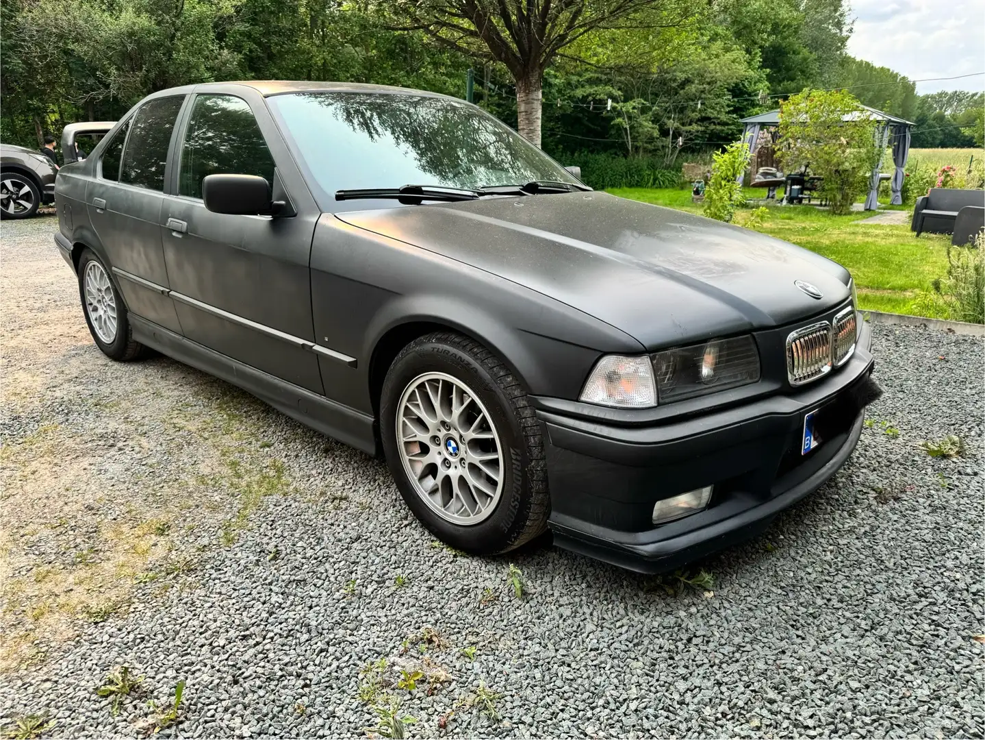 BMW 320 320i - 1