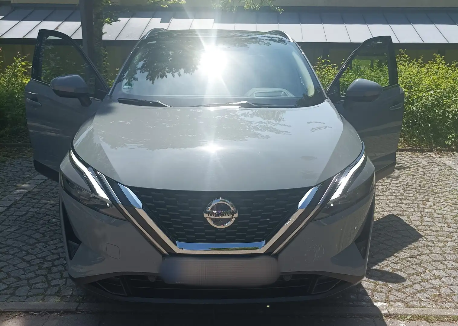 Nissan Qashqai Qashqai 1.3 DIG-T MHEV Xtronic Premiere Edition Grau - 2