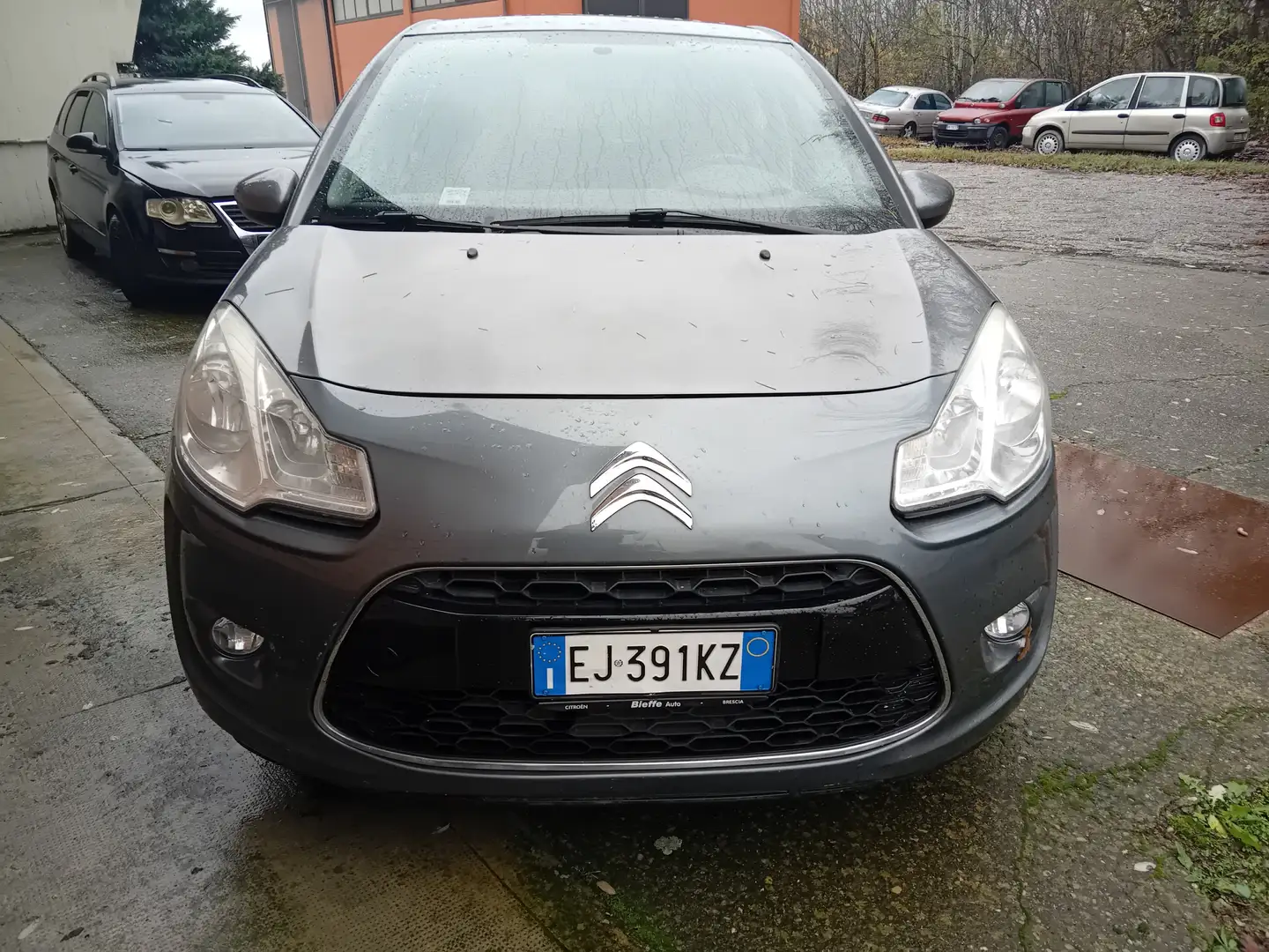 Citroen C3 1100 BENZINA DEL 2011 CON SOLI 145000 KM Grigio - 2