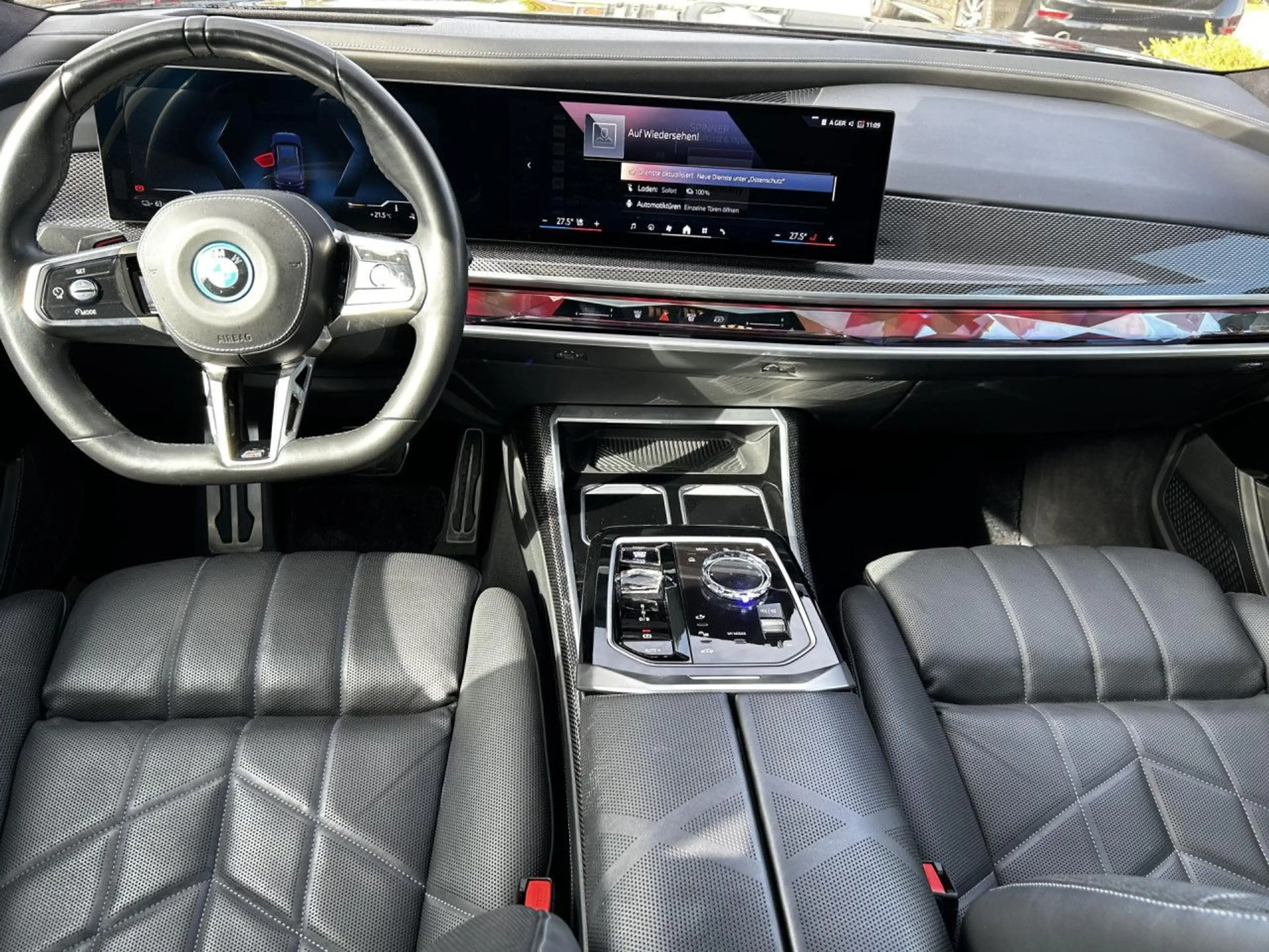 BMW i7 x60 M Pro 2-Tone Kristall Sky TV eh-UVP201489 — photo 12