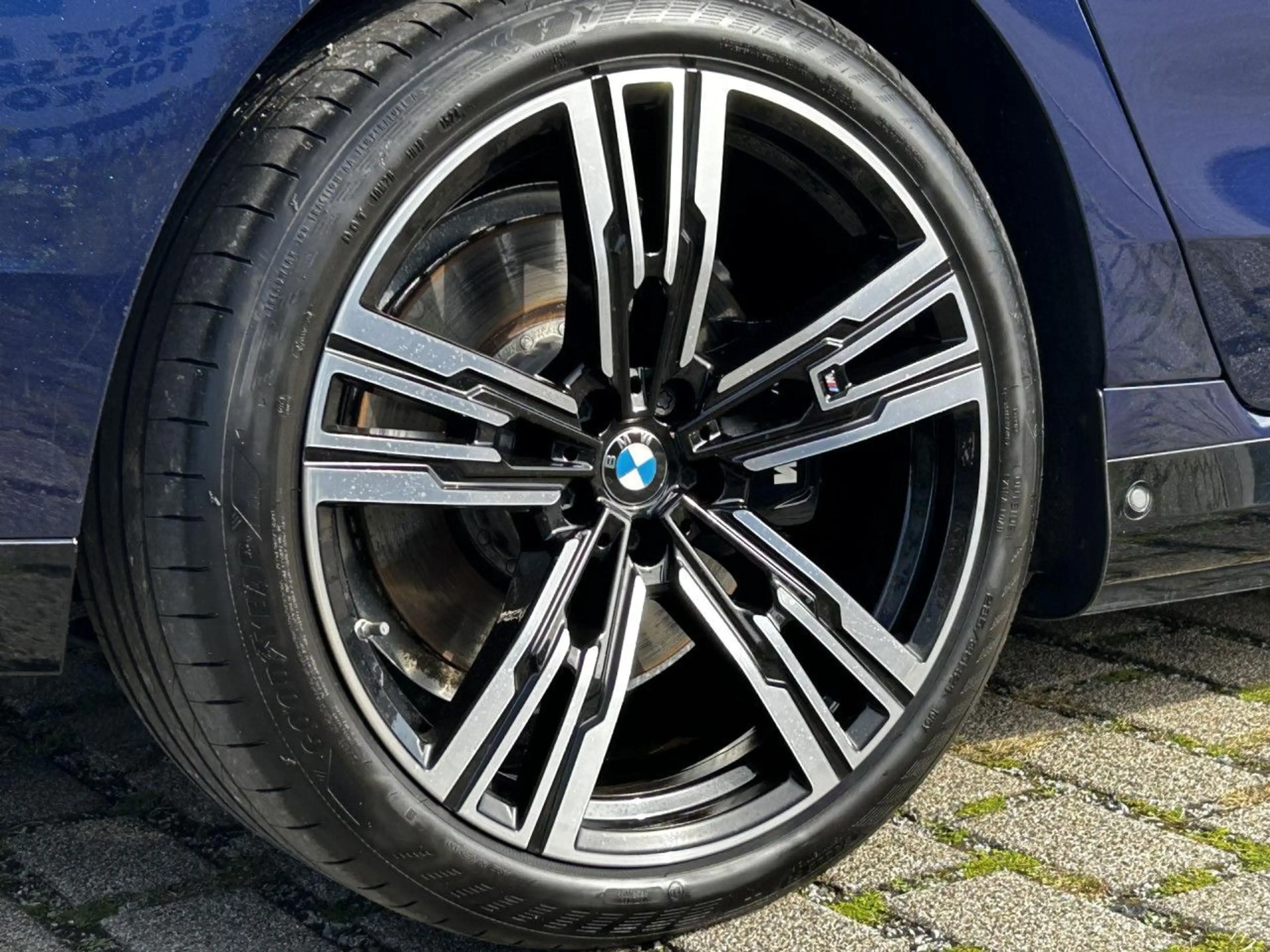 BMW i7 x60 M Pro 2-Tone Kristall Sky TV eh-UVP201489 — photo 9