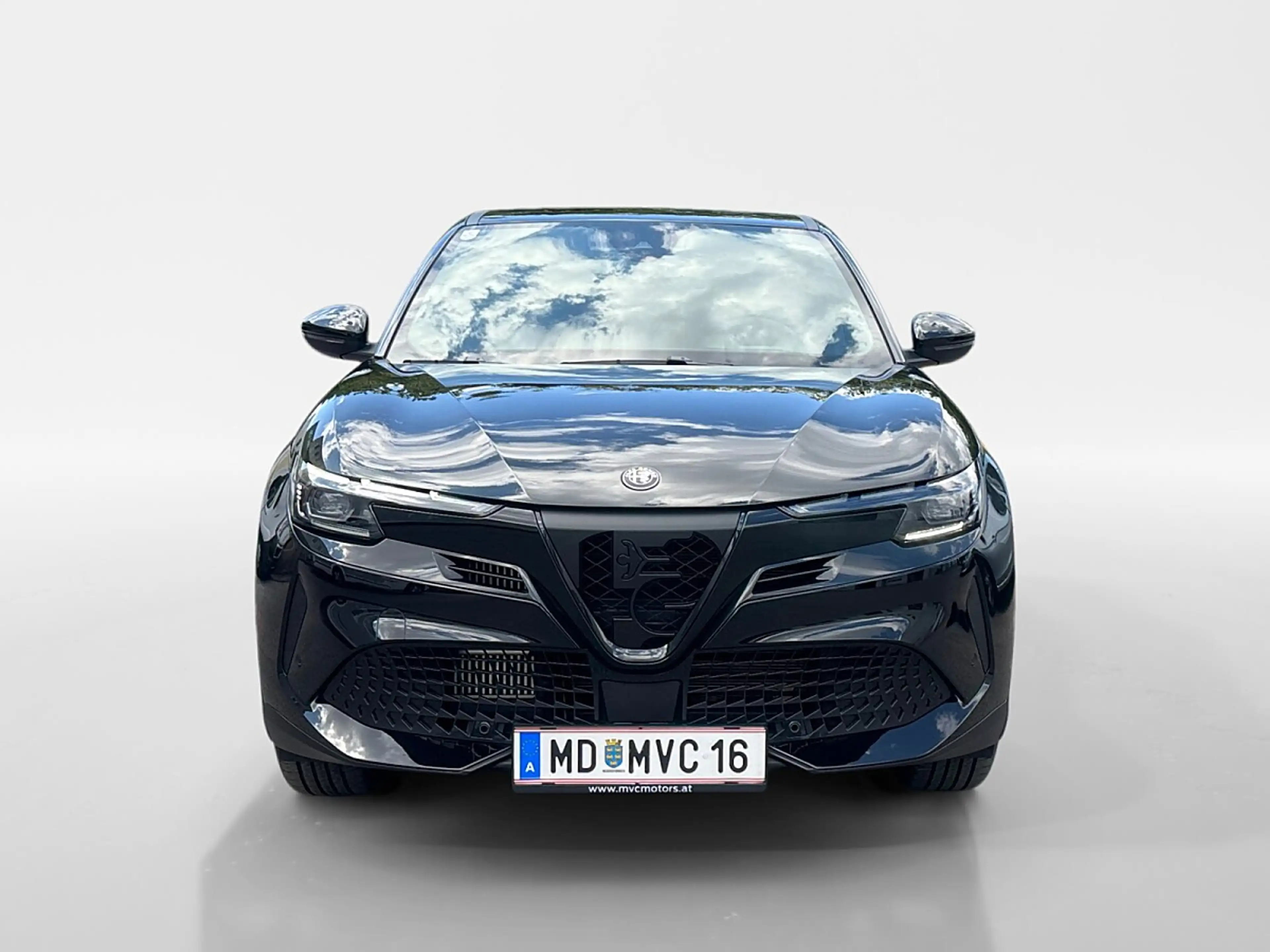 Alfa Romeo Junior 1.2 MHEV 100kW Speciale e-DCT6 Ibrid Automatik — photo 8