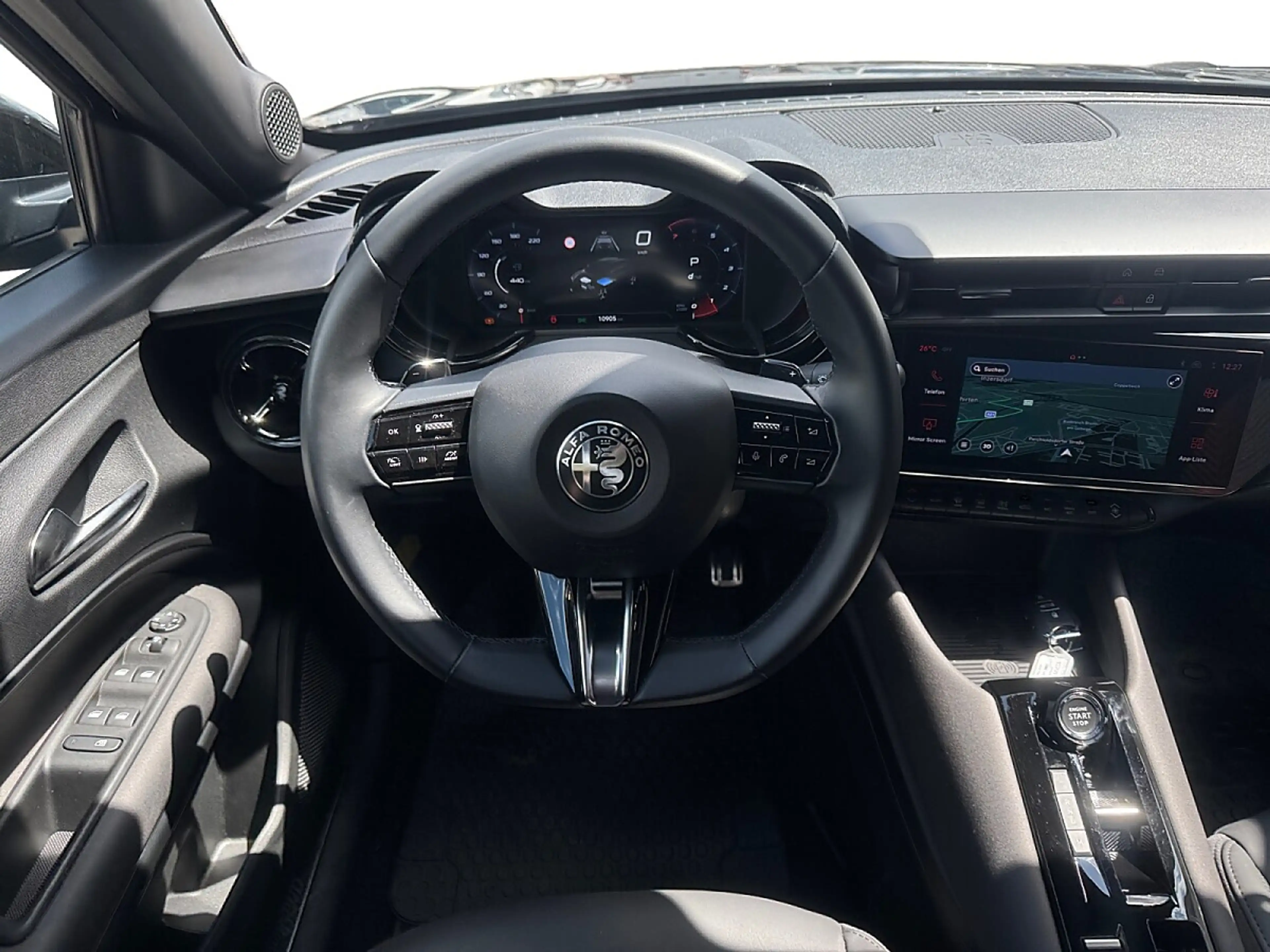 Alfa Romeo Junior 1.2 MHEV 100kW Speciale e-DCT6 Ibrid Automatik — photo 12